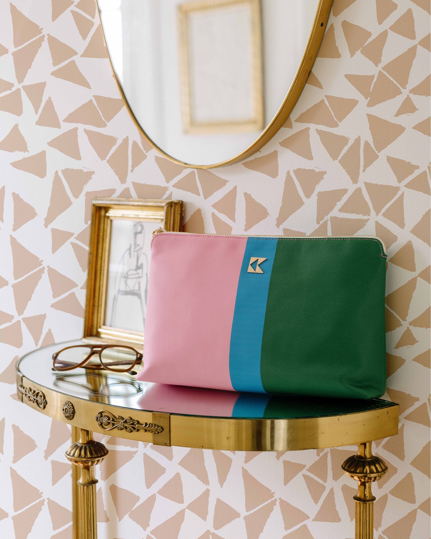 Iconic Wallpaper in blush color - pattern number KK723_Blush_KH300 - by Katie Kime in the  collection