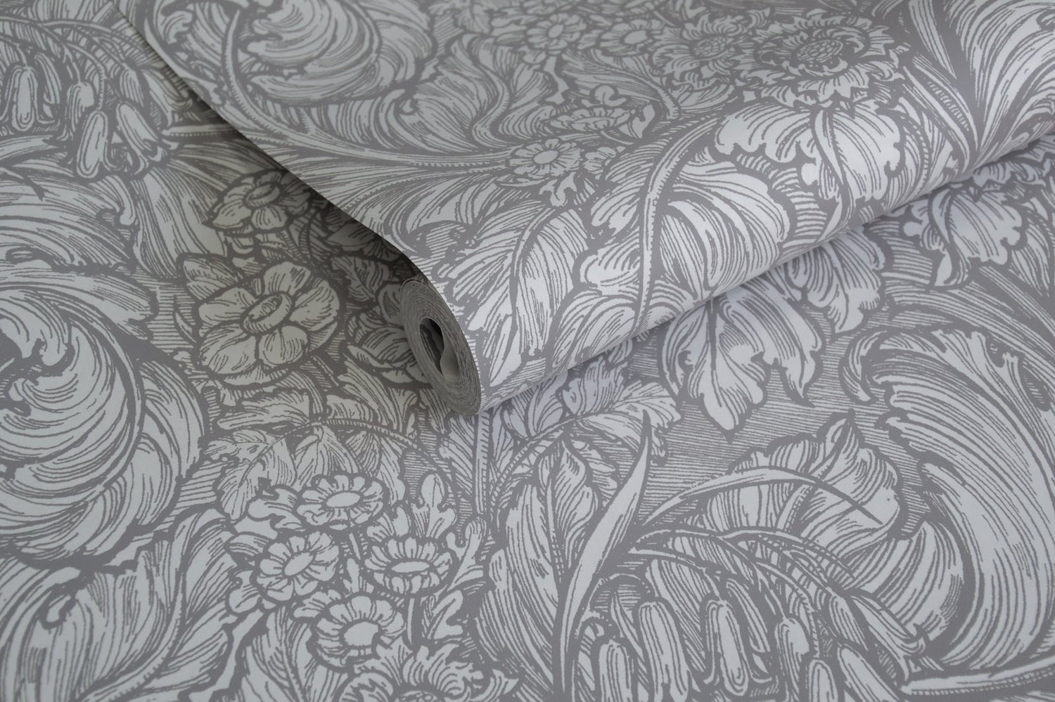 Hedgerovia wallpaper in silver grey color - pattern number LB25137 - by Galerie in the Off The Wall collection