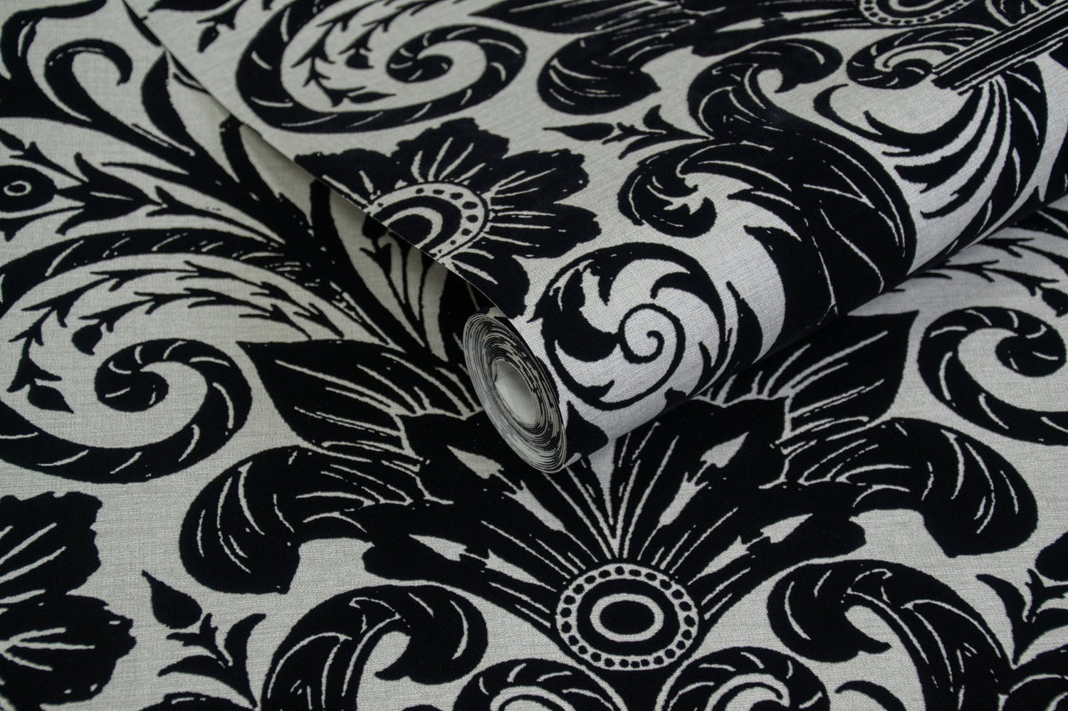 Damask Sauvage wallpaper in black color - pattern number LB25166 - by Galerie in the Off The Wall collection