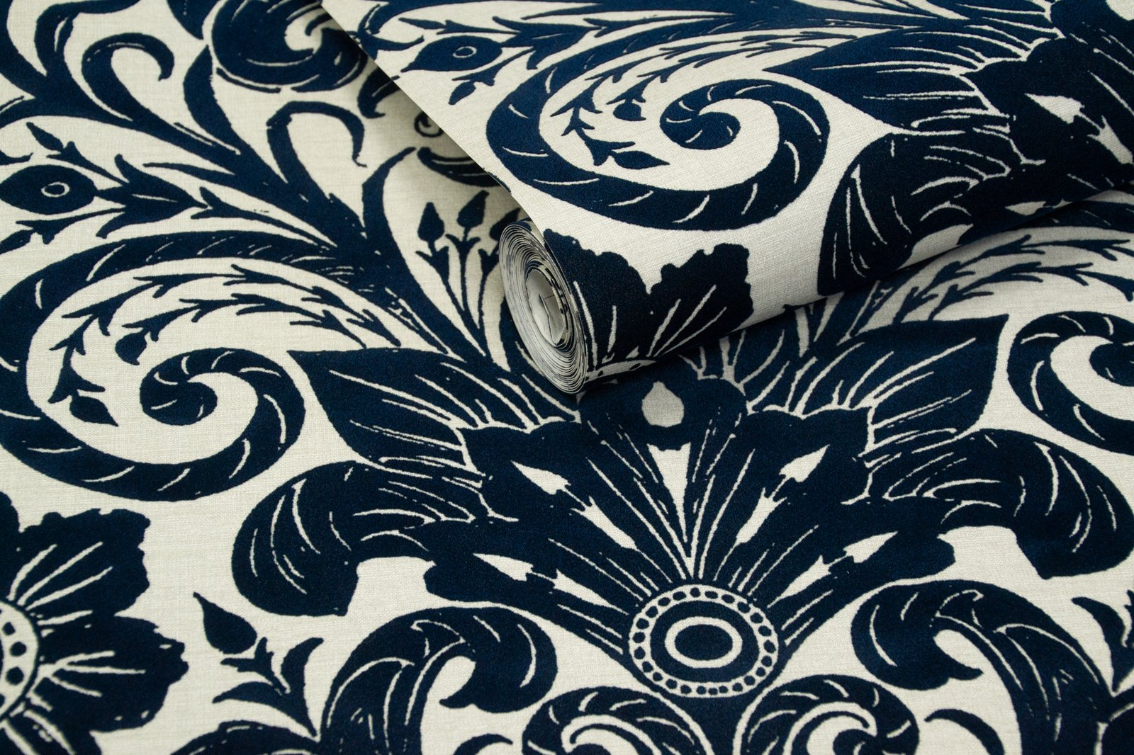 Damask Sauvage wallpaper in blue color - pattern number LB25167 - by Galerie in the Off The Wall collection