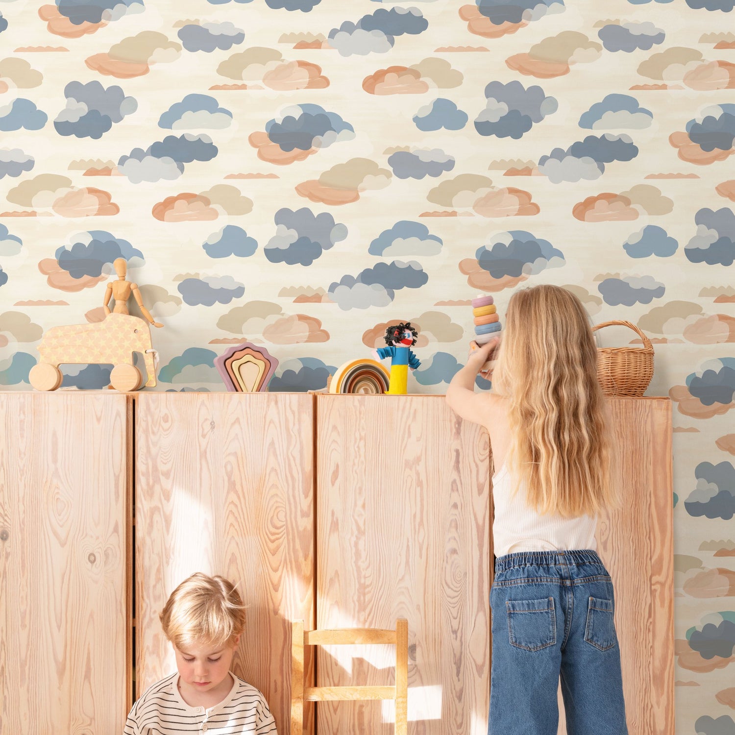 Landscape Wallpaper in blue color - pattern number GDLD2015 - by Grandeco in the Little Dreamers collection