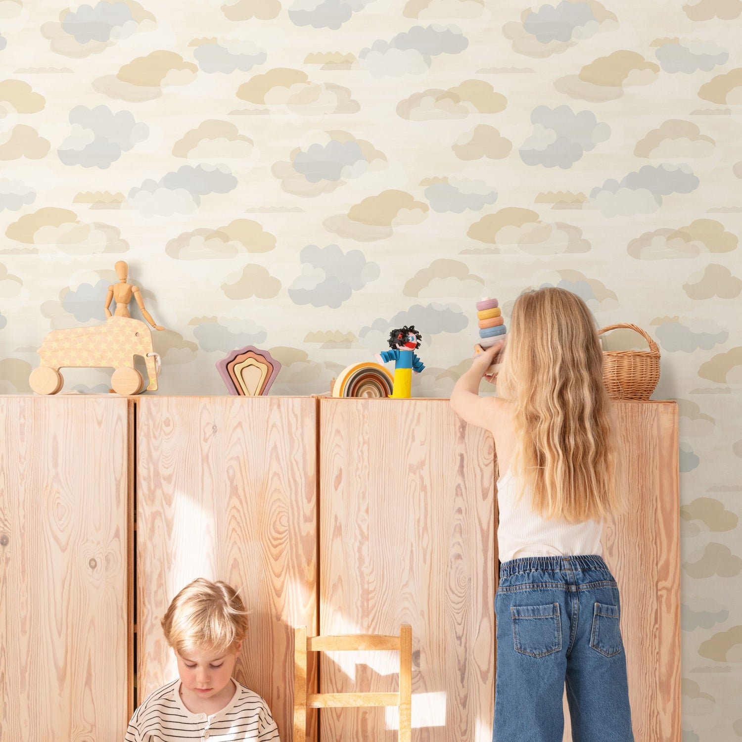 Landscape Wallpaper in beige color - pattern number GDLD2019 - by Grandeco in the Little Dreamers collection