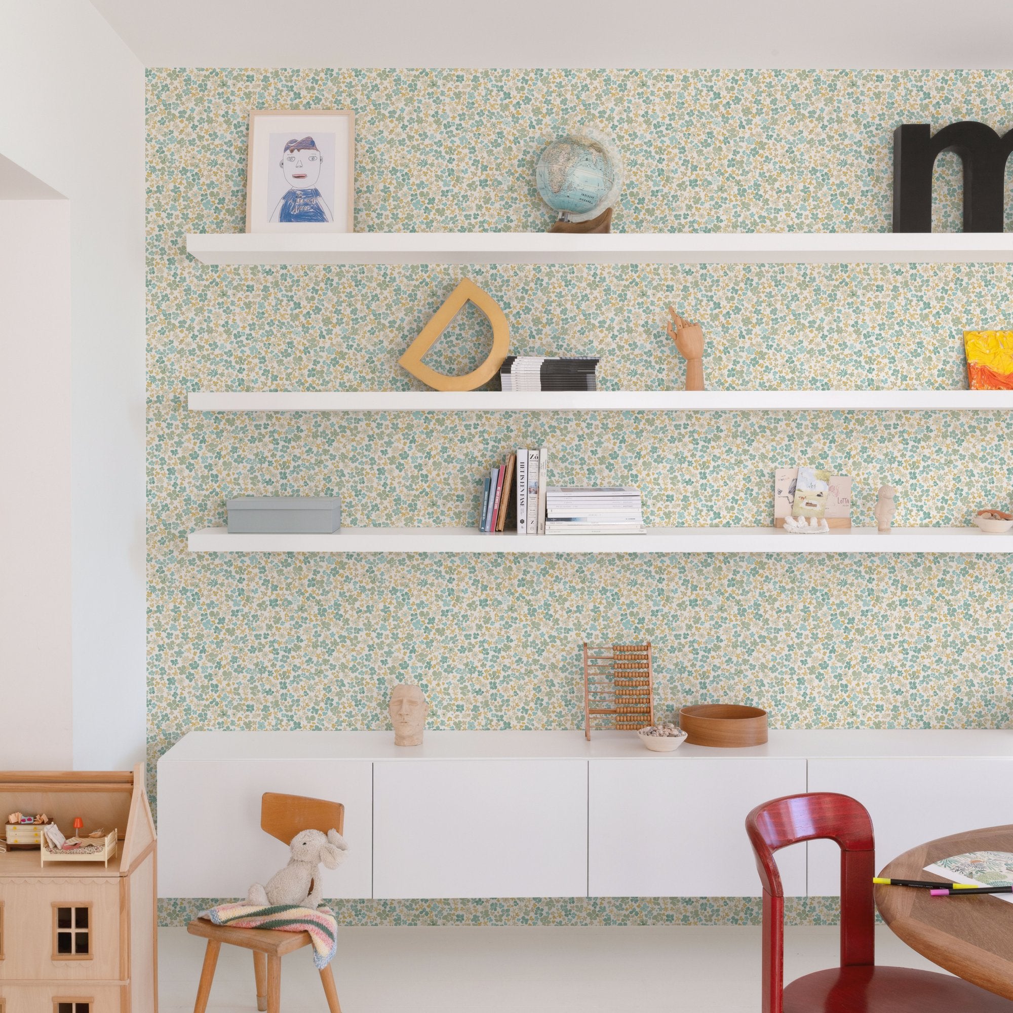 Classical Floral All-over Wallpaper in green color - pattern number GDLD3009 - by Grandeco in the Little Dreamers collection