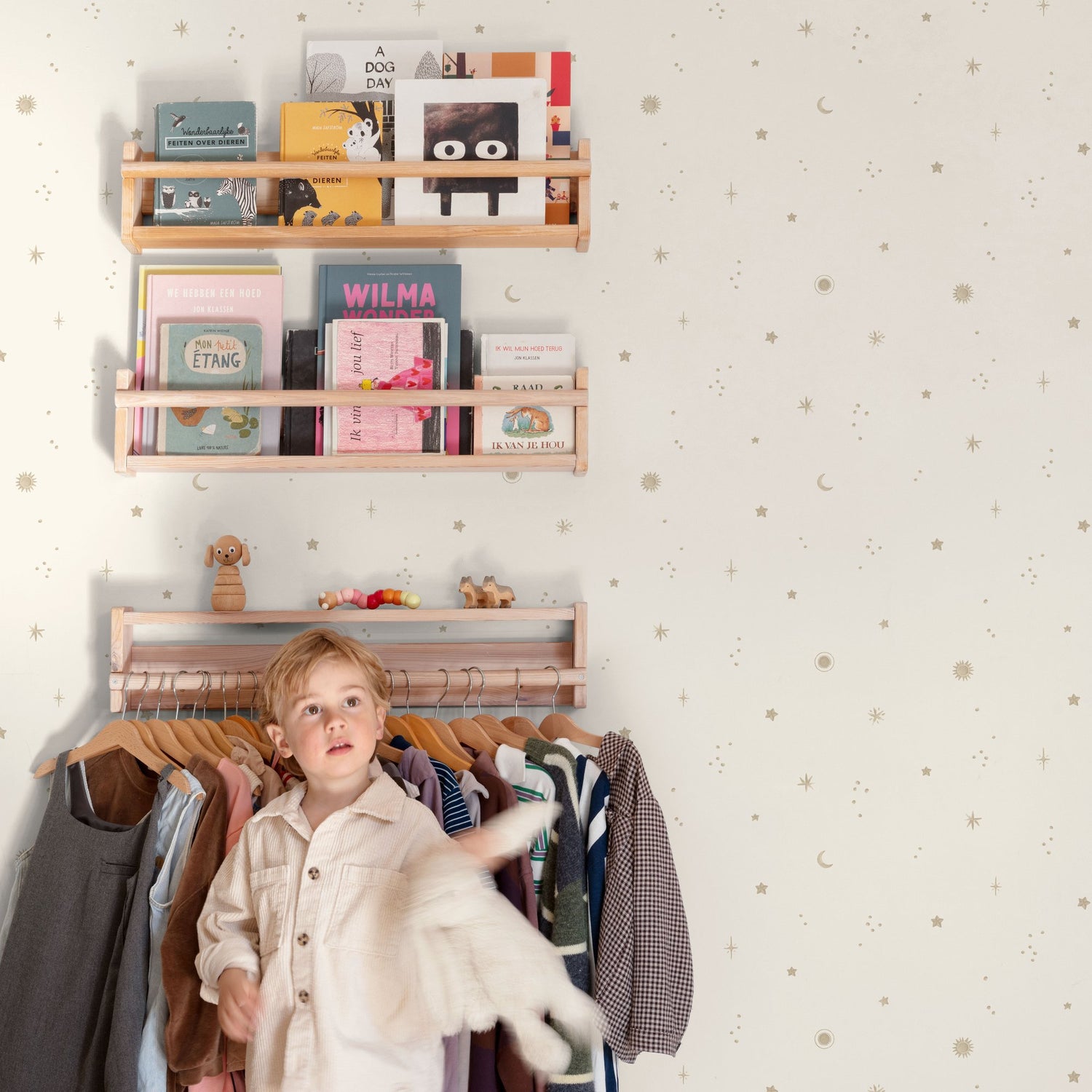 Geometric All-over Wallpaper in cream color - pattern number GDLD3617 - by Grandeco in the Little Dreamers collection