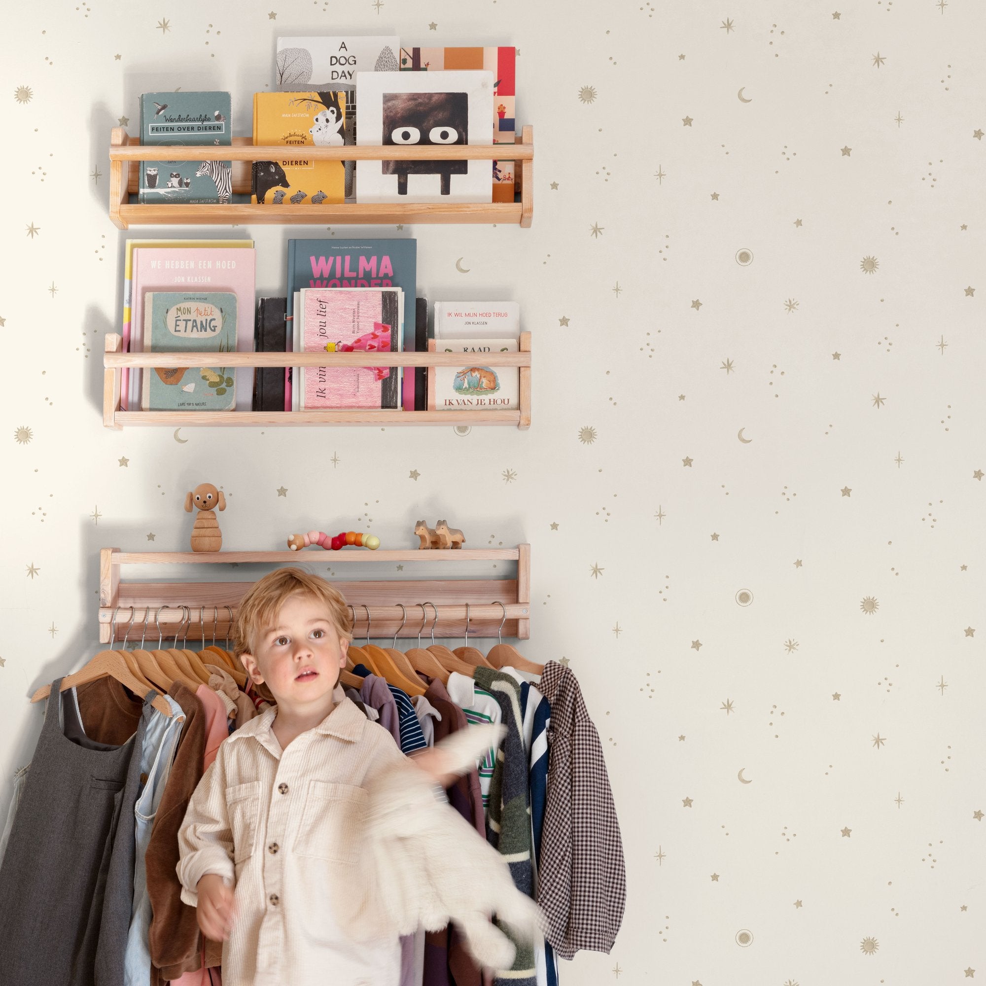 Geometric All-over Wallpaper in cream color - pattern number GDLD3617 - by Grandeco in the Little Dreamers collection