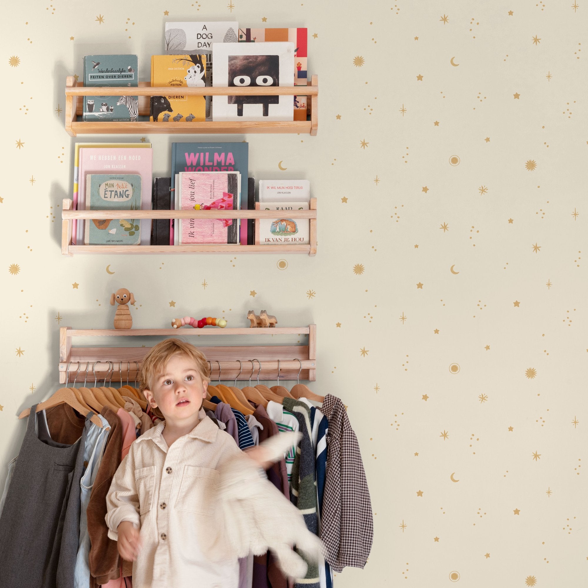 Geometric All-over Wallpaper in beige color - pattern number GDLD3619 - by Grandeco in the Little Dreamers collection
