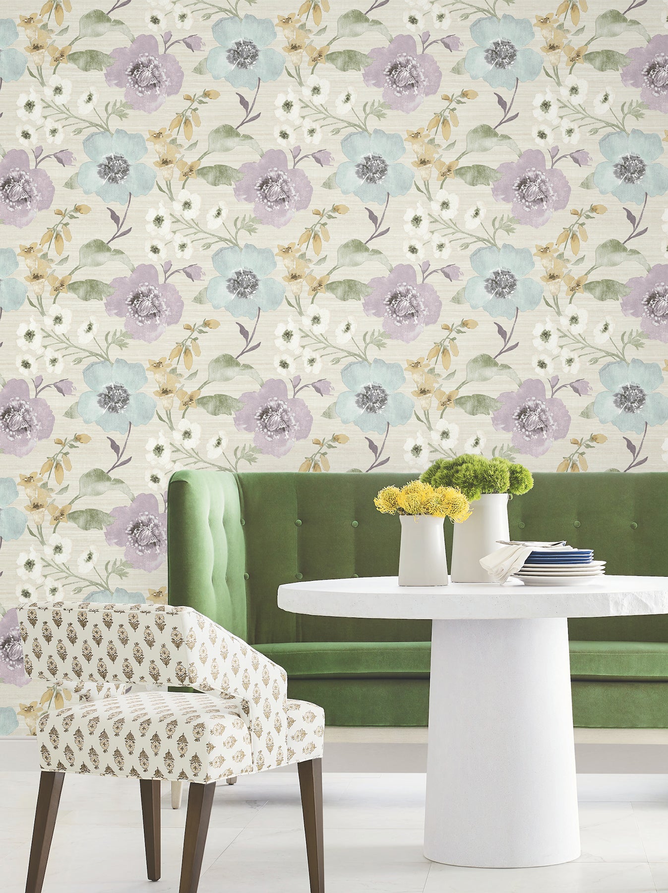 Evelyn wallpaper in lavender color - pattern number LL3202 - by Antonina Vella in the Layered Luxe collection