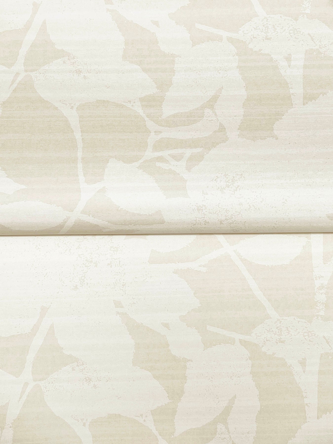 Solange wallpaper in neutral color - pattern number LL3211 - by Antonina Vella in the Layered Luxe collection