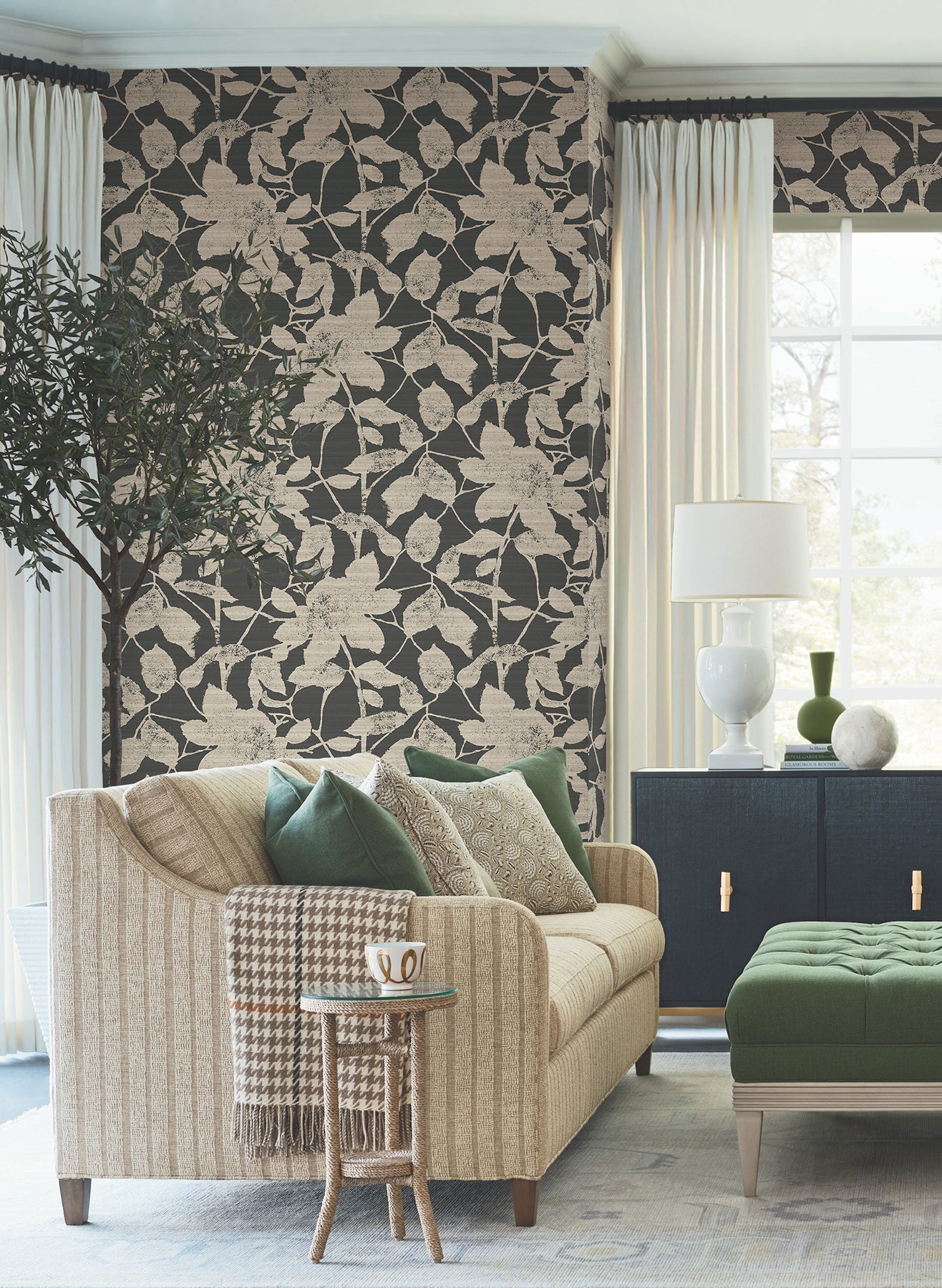 Solange wallpaper in black color - pattern number LL3213 - by Antonina Vella in the Layered Luxe collection