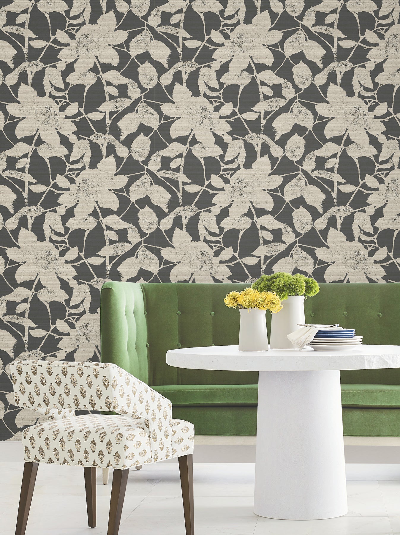 Solange wallpaper in black color - pattern number LL3213 - by Antonina Vella in the Layered Luxe collection