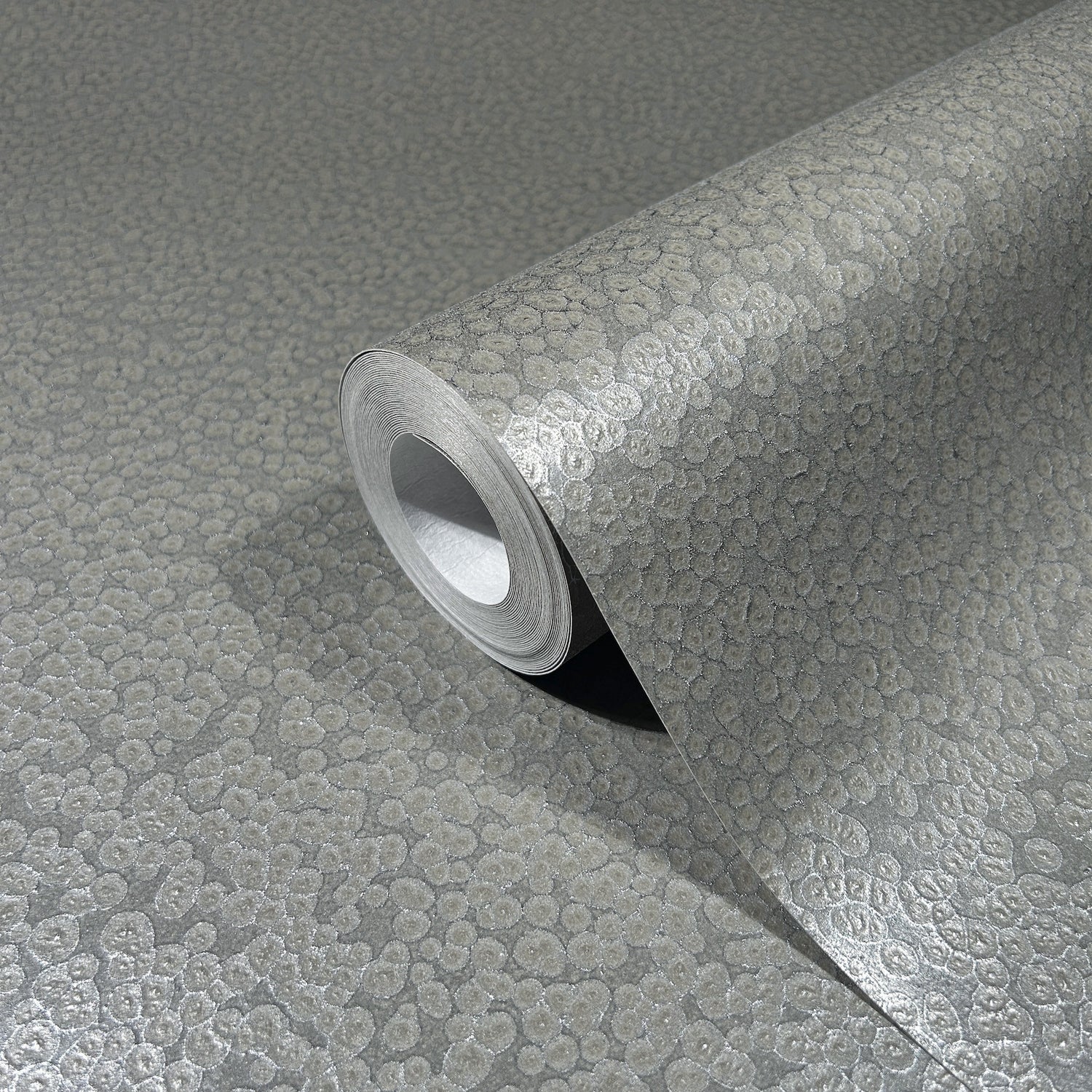 Hudson wallpaper in pewter color - pattern number MA34957 - by Antonina Vella in the Opulent Accents collection