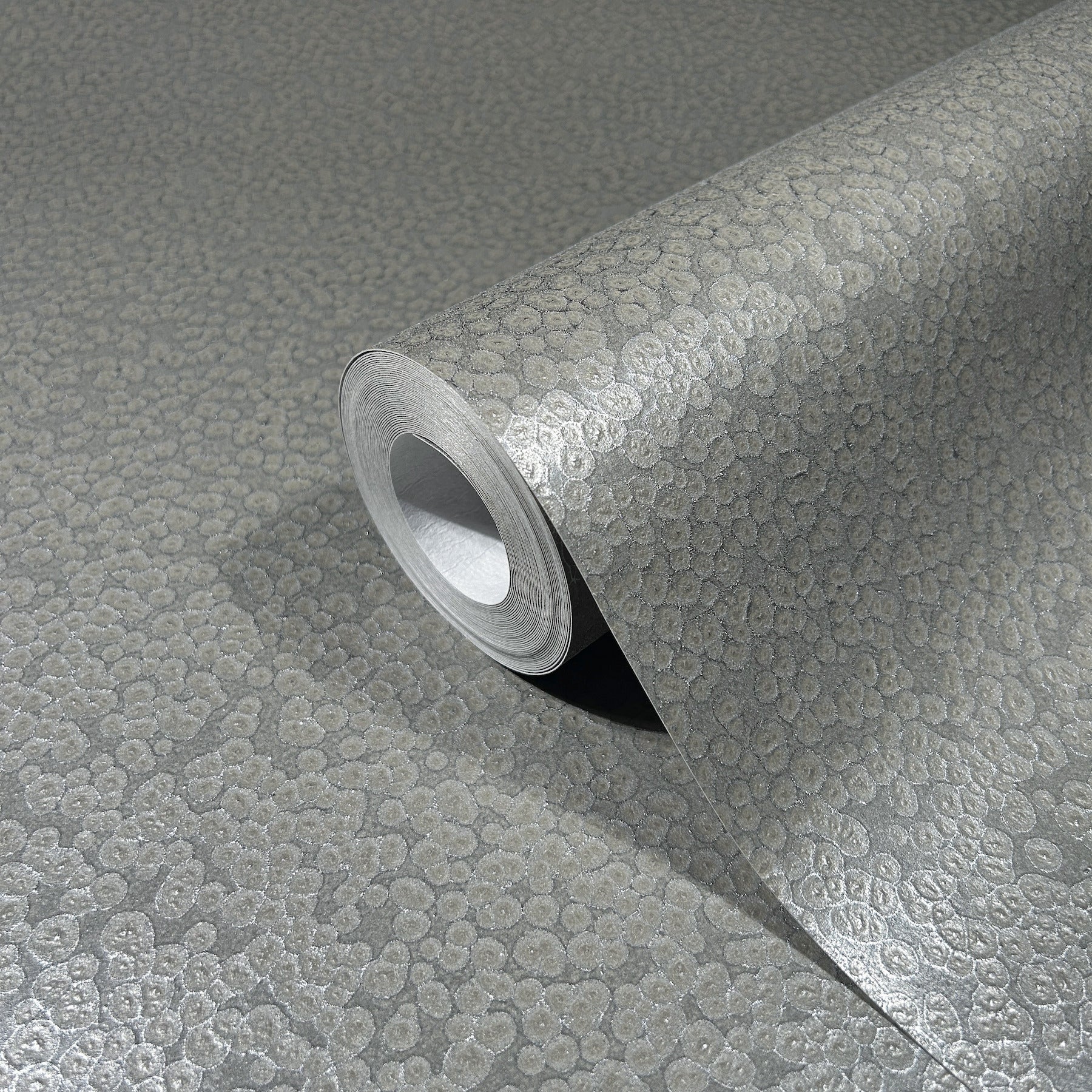 Hudson wallpaper in pewter color - pattern number MA34957 - by Antonina Vella in the Opulent Accents collection