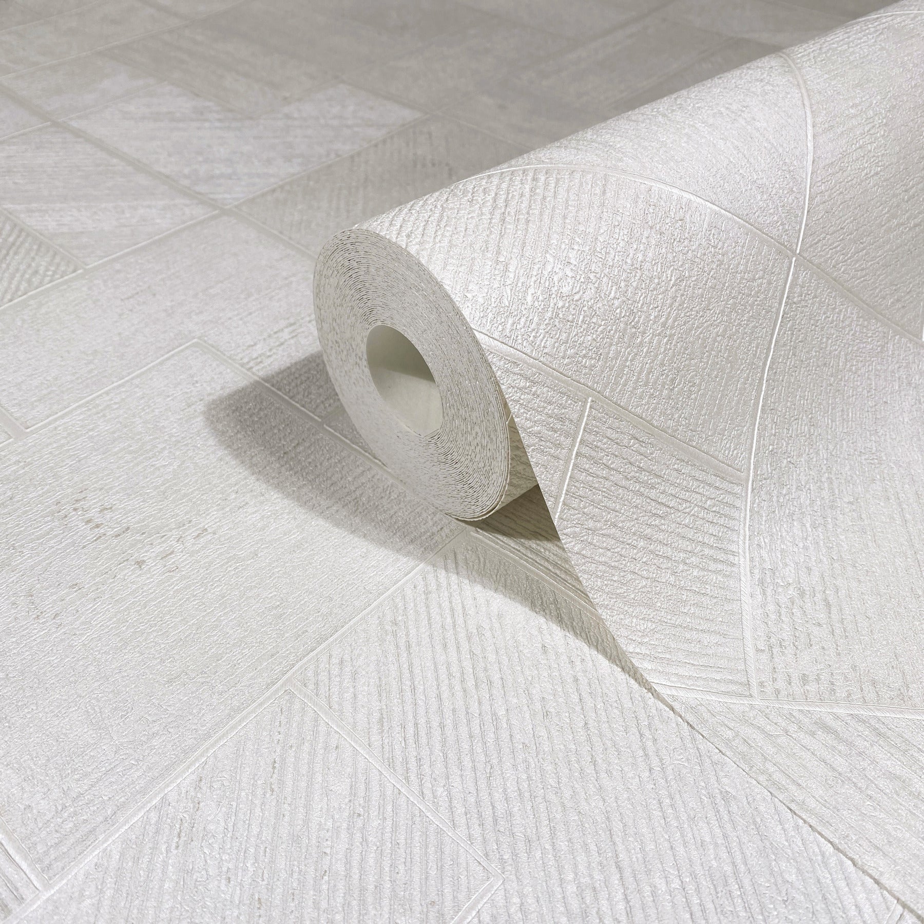 Marquetry wallpaper in white color - pattern number MA35508 - by Antonina Vella in the Opulent Accents collection