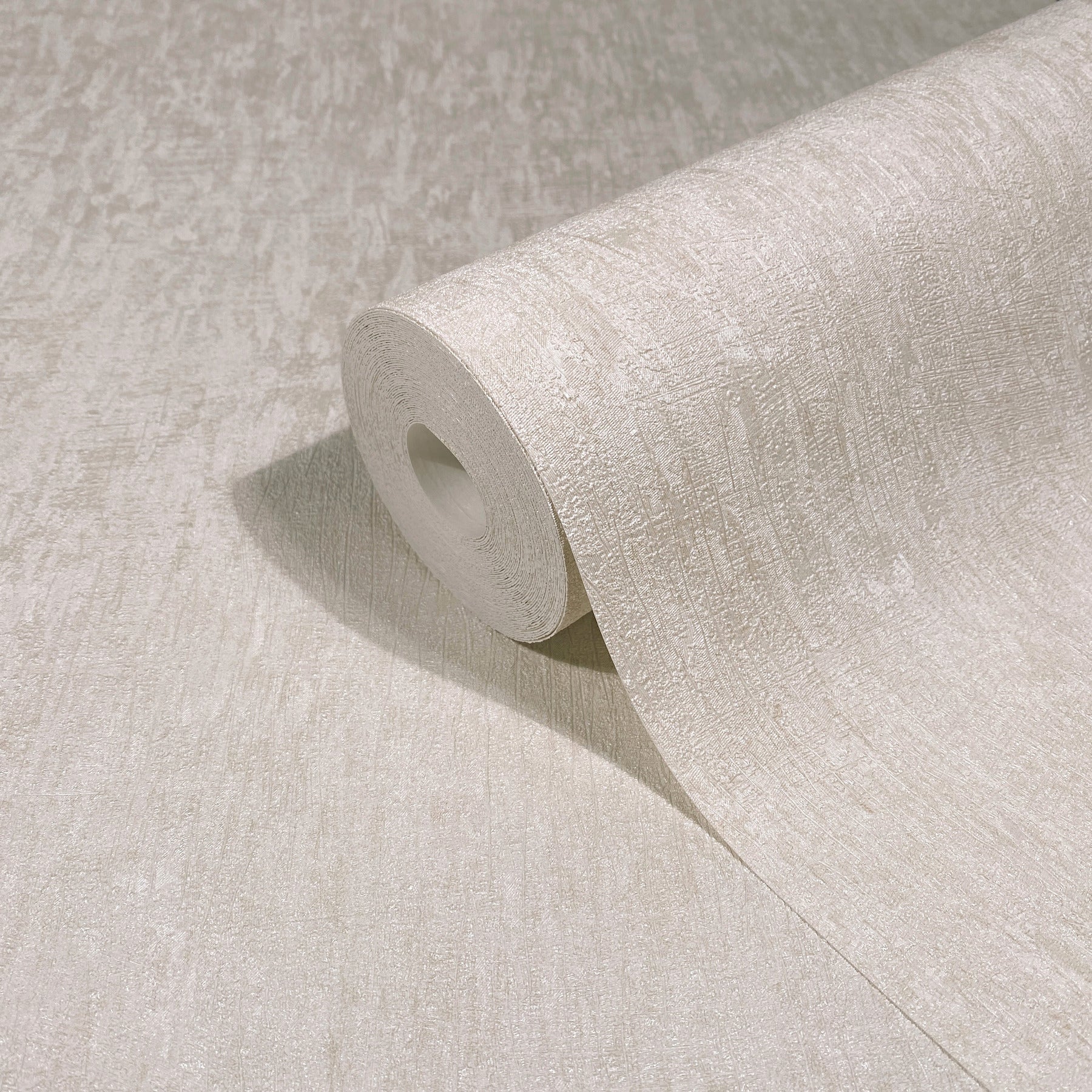 Dustan wallpaper in cream color - pattern number MA35522 - by Antonina Vella in the Opulent Accents collection
