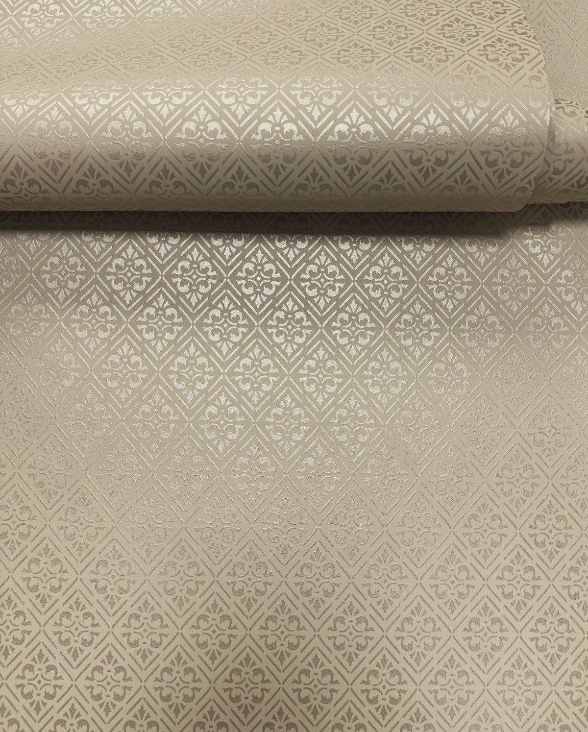 Diamond Damask Wallpaper in Beige color - pattern number MX88013 - by Galerie in the Metallic FX 2 collection