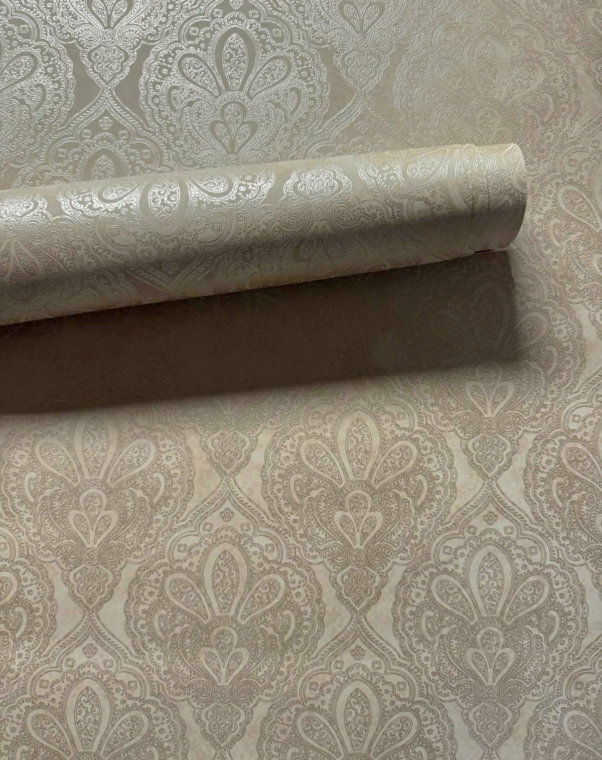 Damask Wallpaper in Beige color - pattern number MX88033 - by Galerie in the Metallic FX 2 collection
