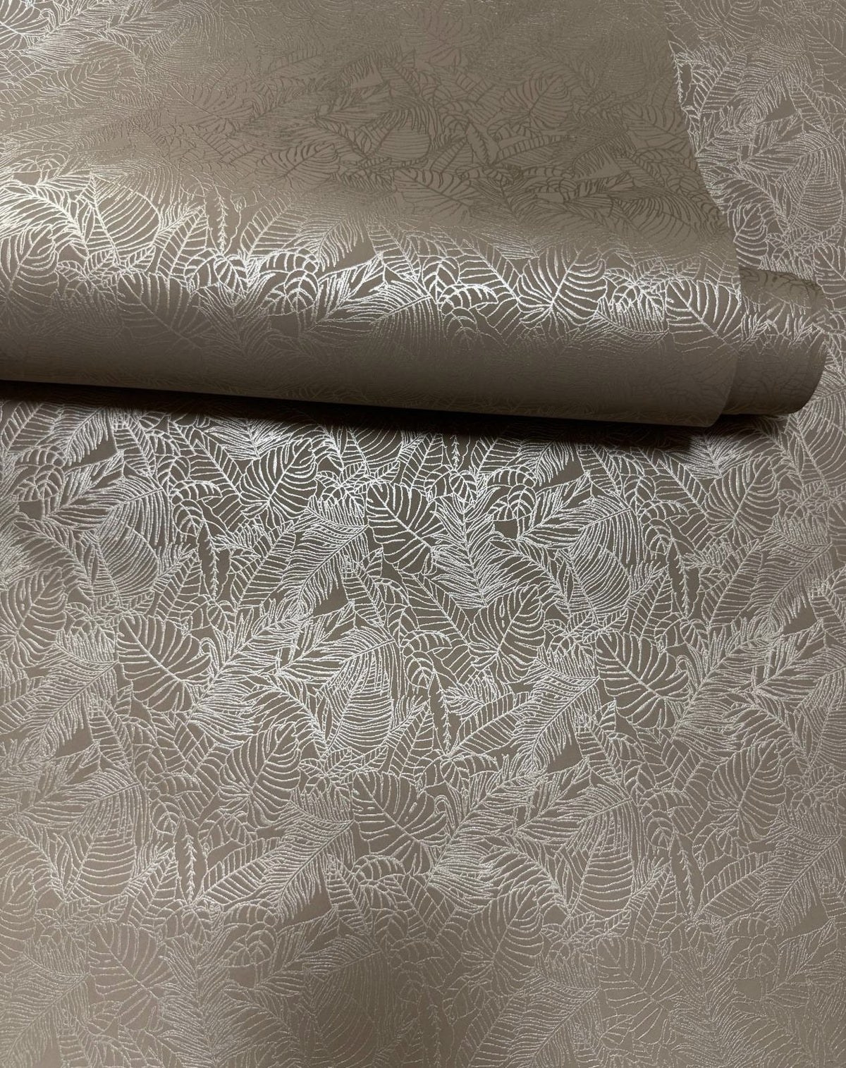 Shimmer Leaf Wallpaper in Beige color - pattern number MX88045 - by Galerie in the Metallic FX 2 collection
