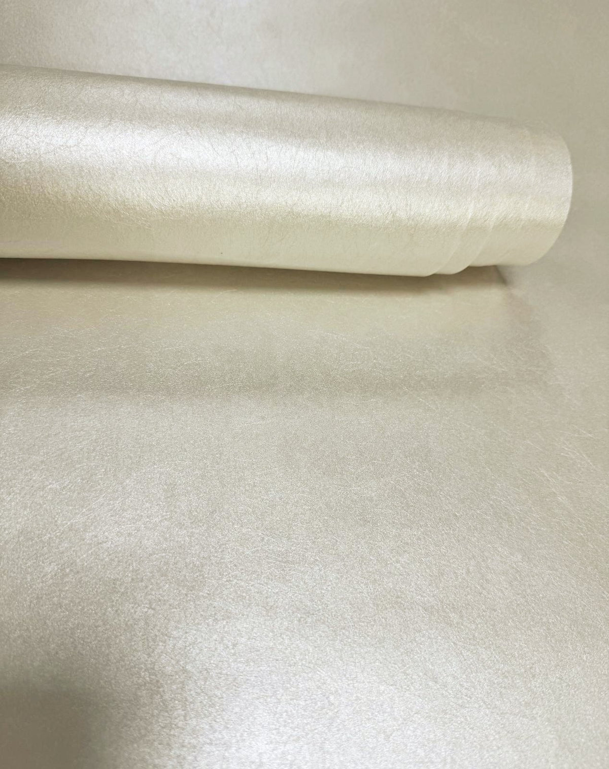 Plain Texture Wallpaper in Beige color - pattern number MX88131 - by Galerie in the Metallic FX 2 collection