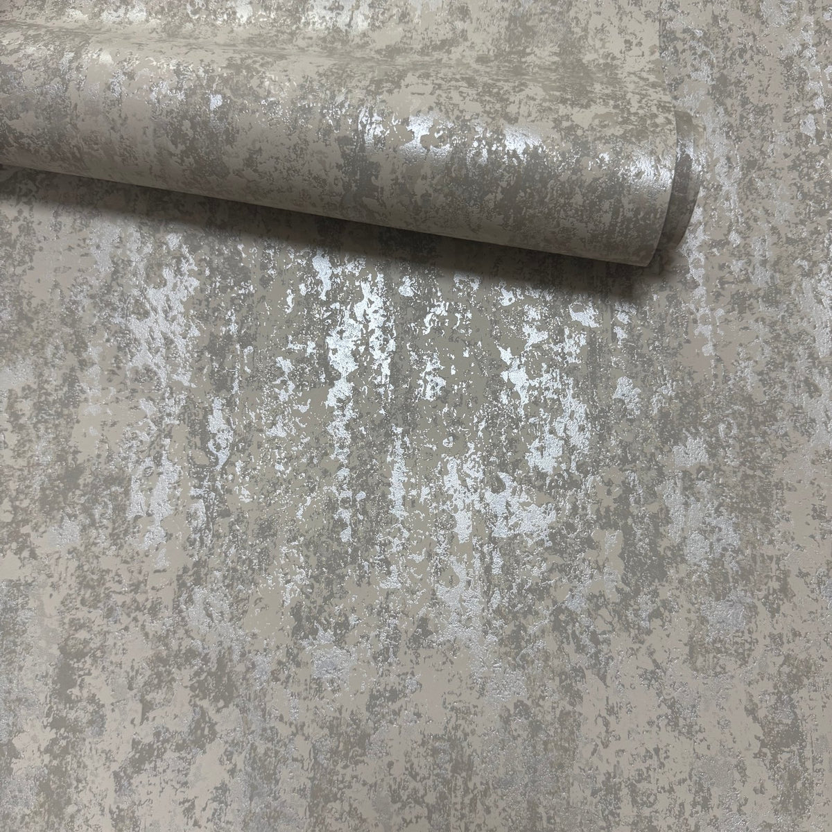 Patina Wallpaper in Beige color - pattern number NT98044 - by Galerie in the New Touch collection