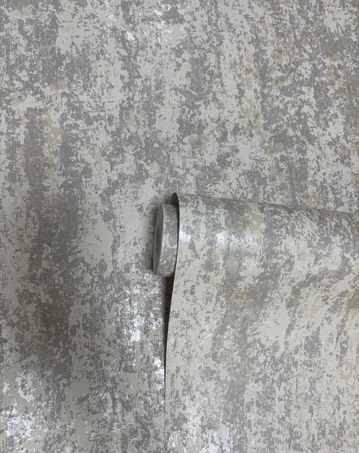 Patina Wallpaper in Silver Grey color - pattern number NT98045 - by Galerie in the New Touch collection