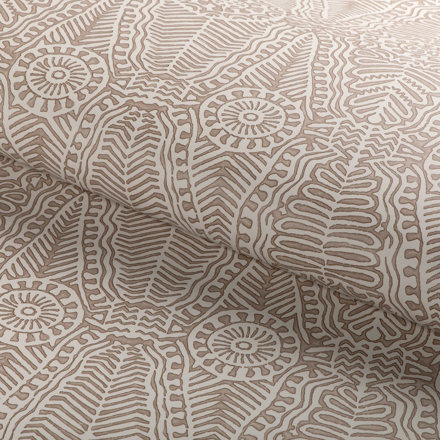 Drayton Paper Wallpaper in buff color - pattern number P2020112.116.0 - by Lee Jofa in the Clare collection