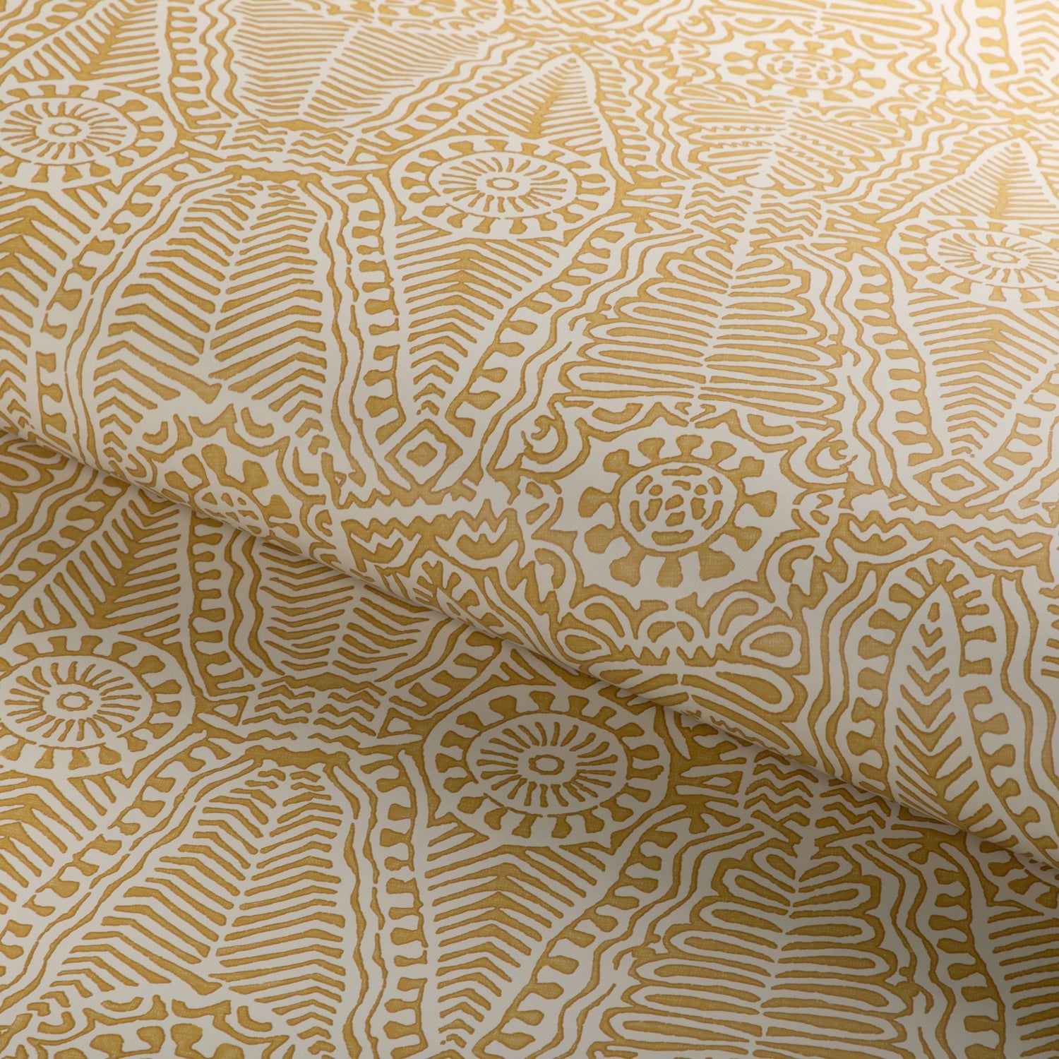 Drayton Paper Wallpaper in maize color - pattern number P2020112.40.0 - by Lee Jofa in the Clare collection