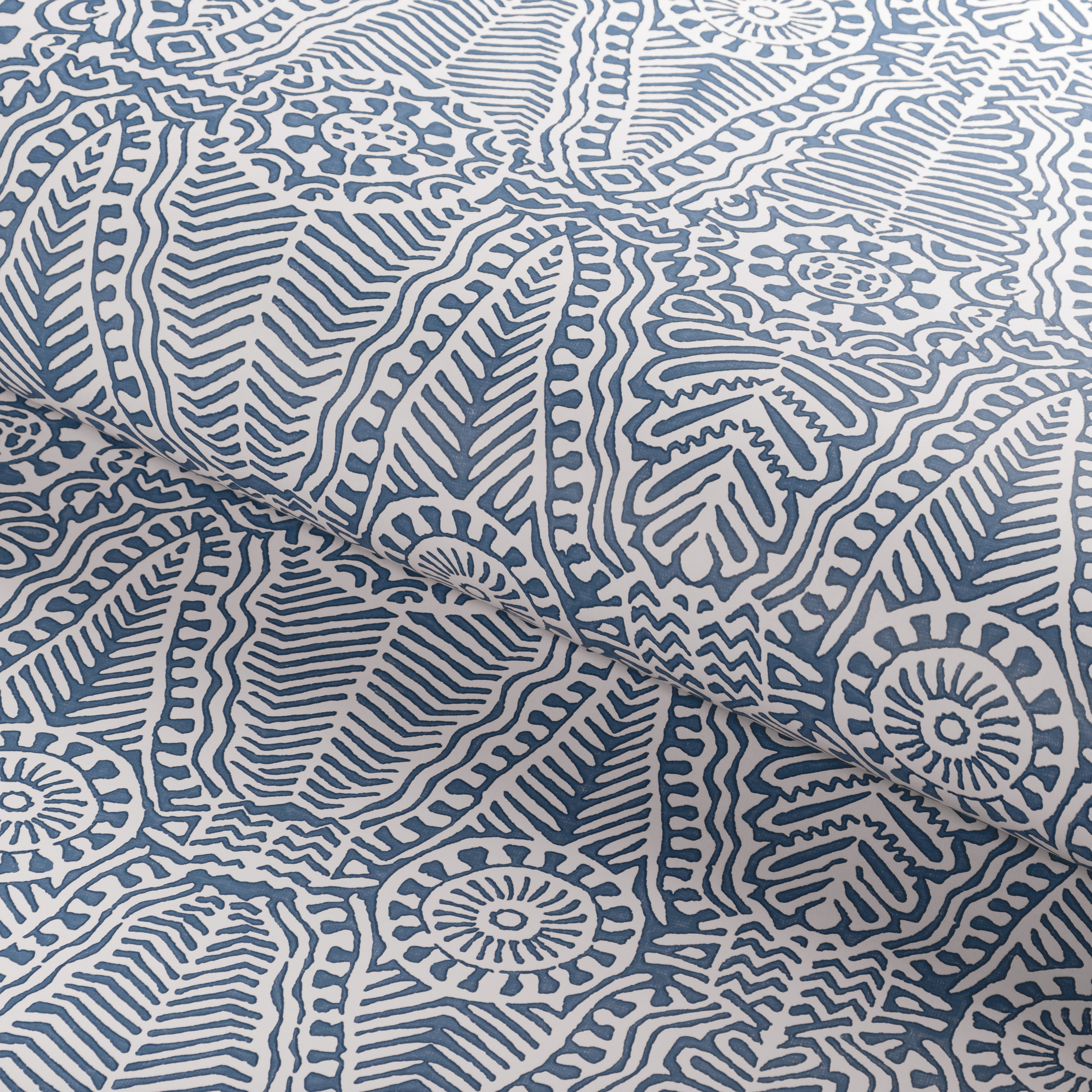 Drayton Paper Wallpaper in indigo color - pattern number P2020112.50.0 - by Lee Jofa in the Clare collection