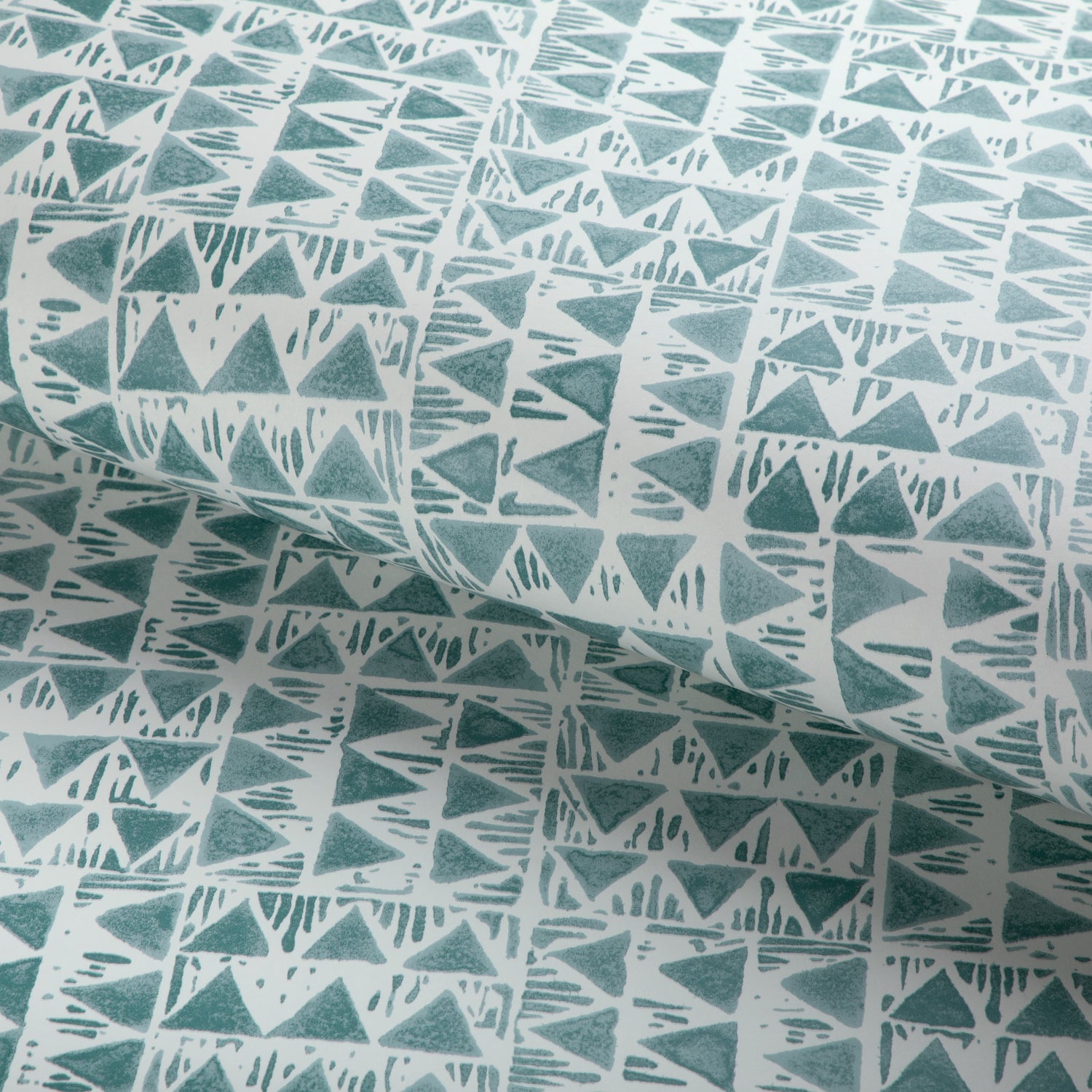 Yampa Paper Wallpaper in mist color - pattern number P2020114.13.0 - by Lee Jofa in the Clare collection