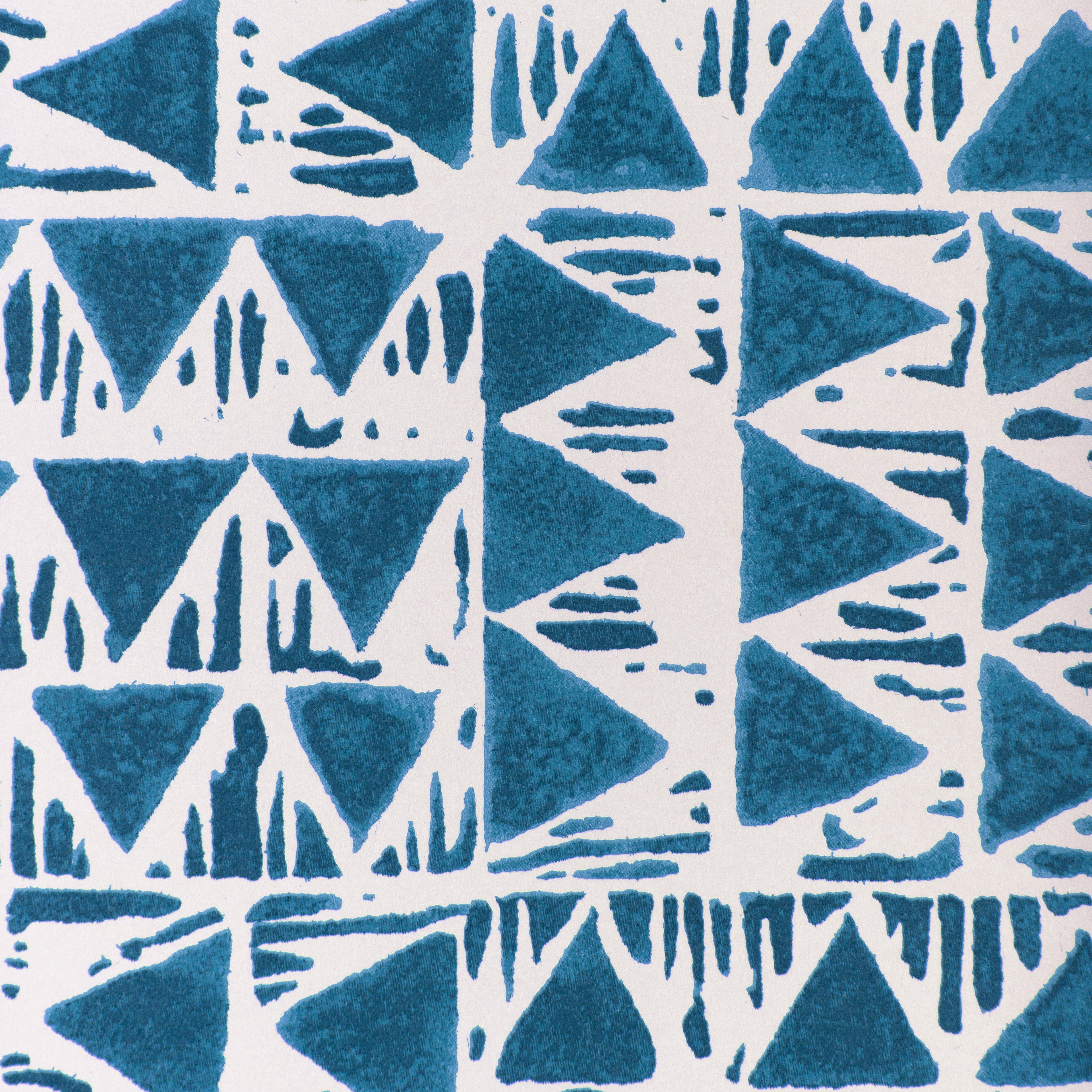 Yampa Paper Wallpaper in bay color - pattern number P2020114.5.0 - by Lee Jofa in the Clare collection