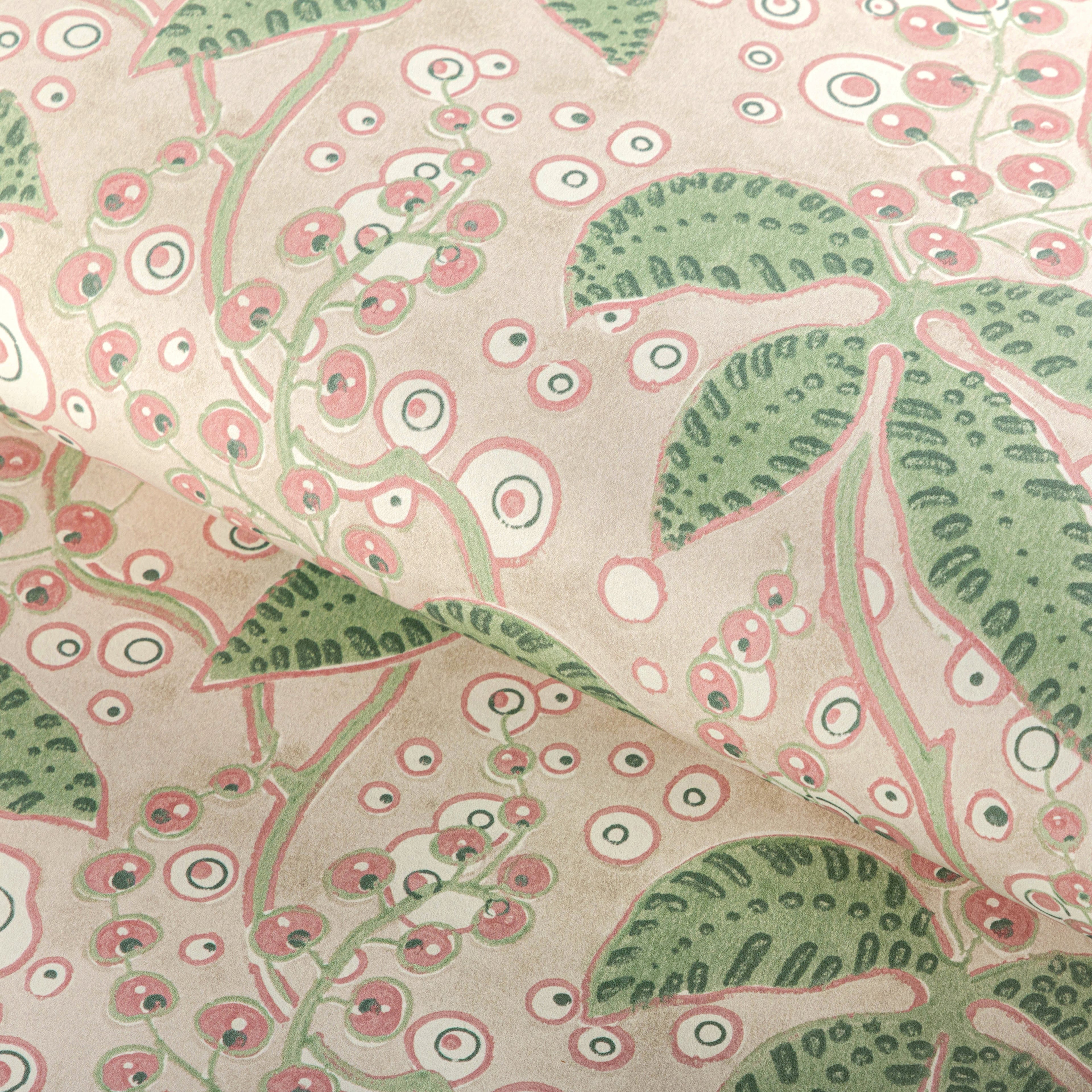 Putnam Wallpaper in Green/Rose color - pattern number P2022105.73.0 - by Lee Jofa in the Bunny Williams Arcadia collection