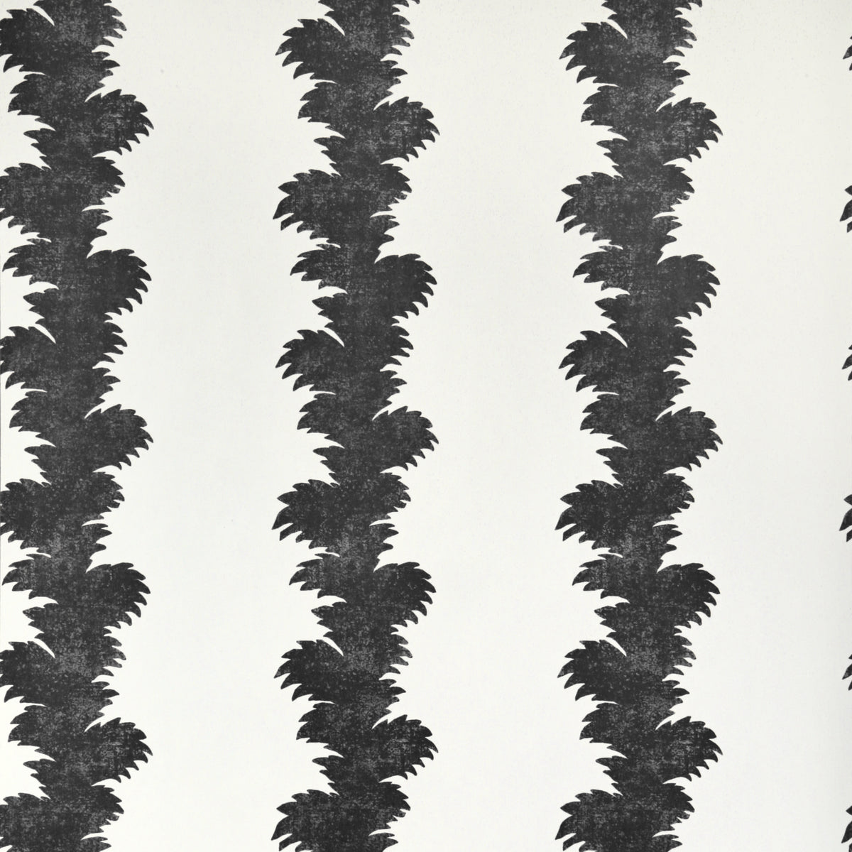 Palmyra Wallpaper in Black color - pattern number P2022108.821.0 - by Lee Jofa in the Paolo Moschino Martinique collection