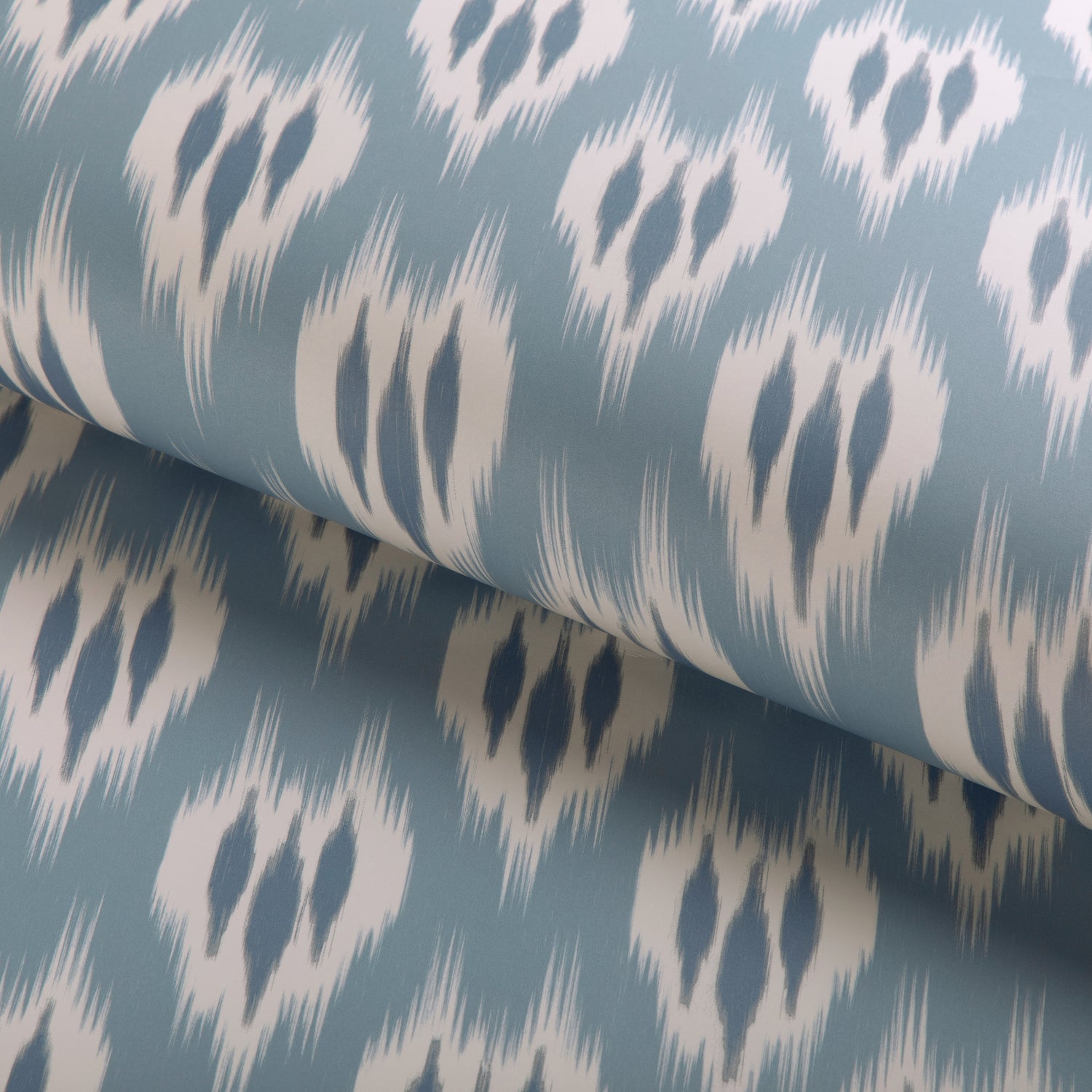 Clare Paper Wallpaper in marine color - pattern number P2023102.55.0 - by Lee Jofa in the Clare collection