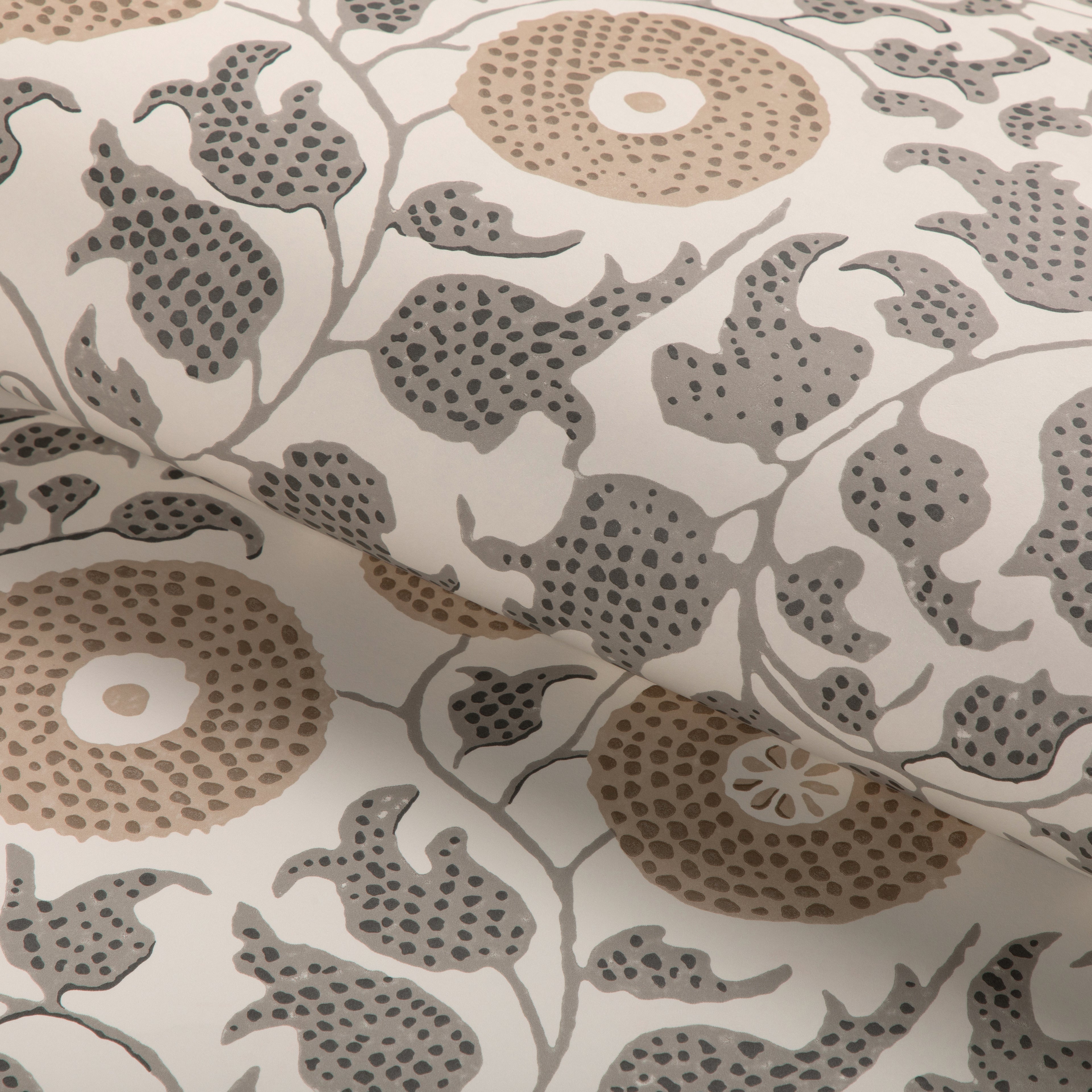 Eldora Wallpaper in flax color - pattern number P2023103.1611.0 - by Lee Jofa in the Clare collection