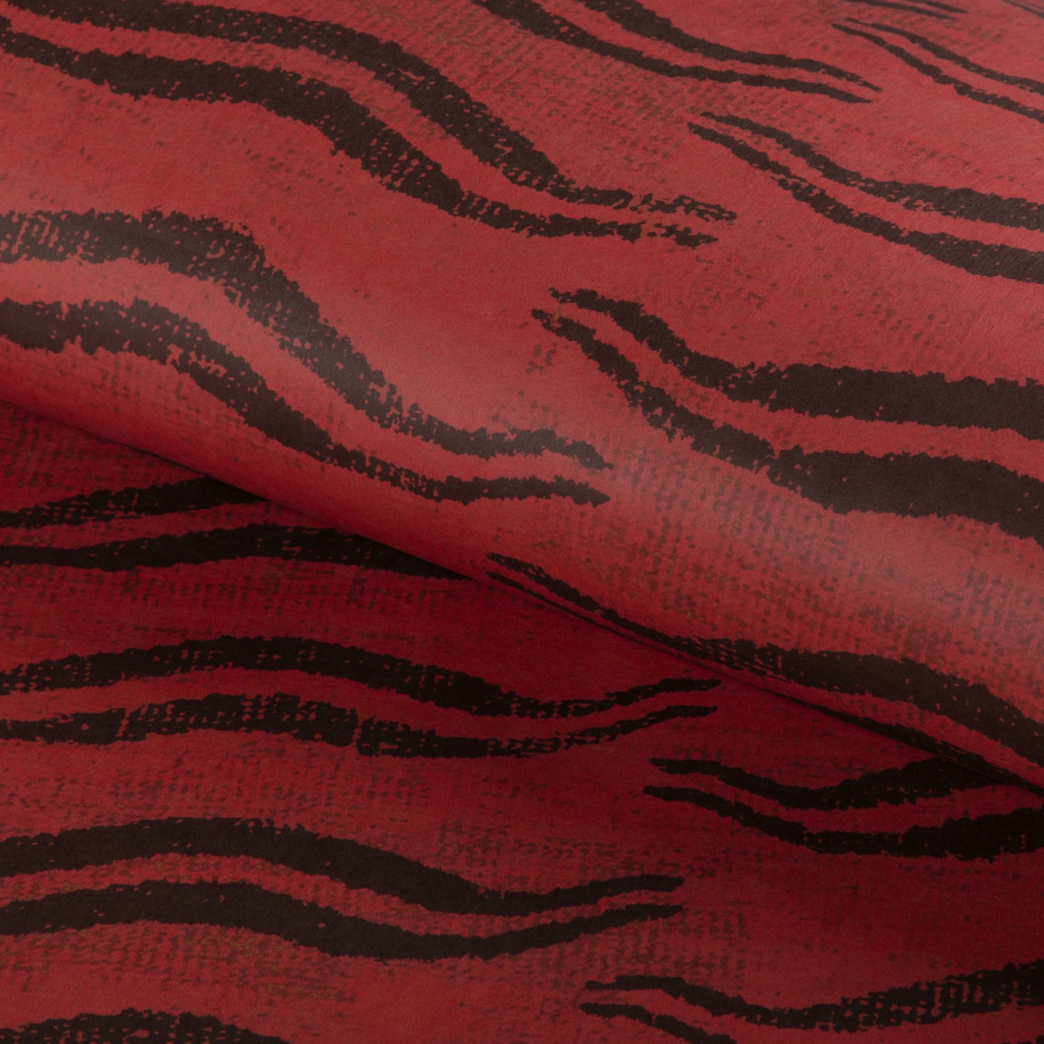 Beckett Wallpaper in Garnet color - pattern number P2023112.9.0 - by Lee Jofa in the Barwick collection