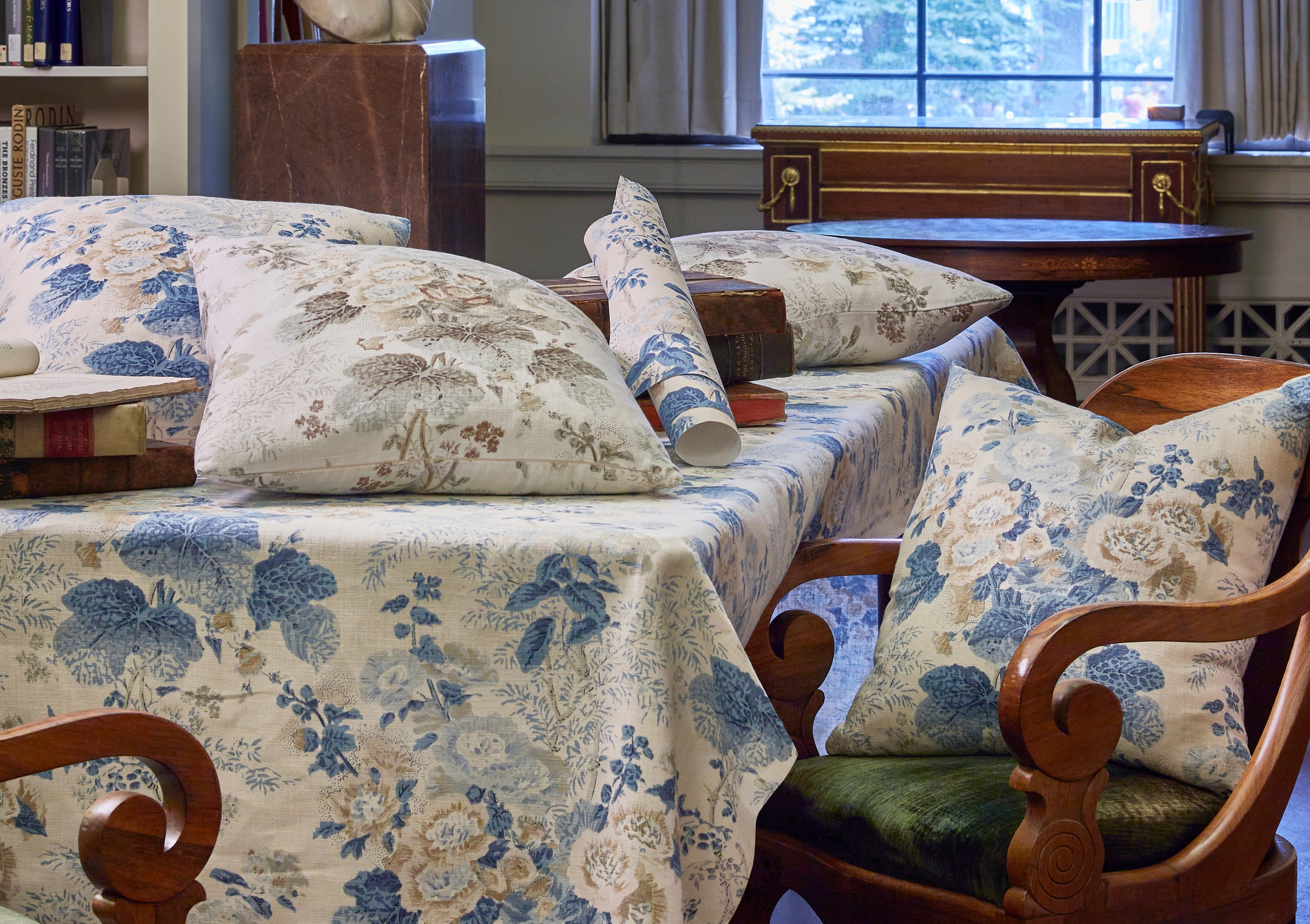 Althea Wallpaper in Delft color - pattern number P2023116.516.0 - by Lee Jofa in the Lee Jofa 200 collection