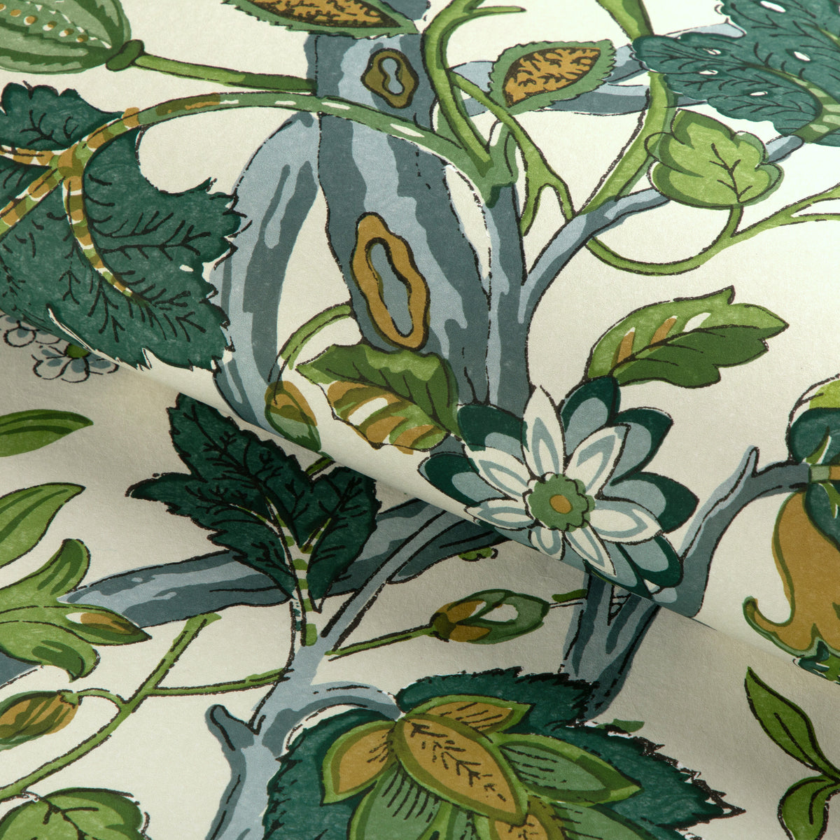 Hazelwood Wallpaper in Green color - pattern number P2023119.335.0 - by Lee Jofa in the Lee Jofa 200 collection