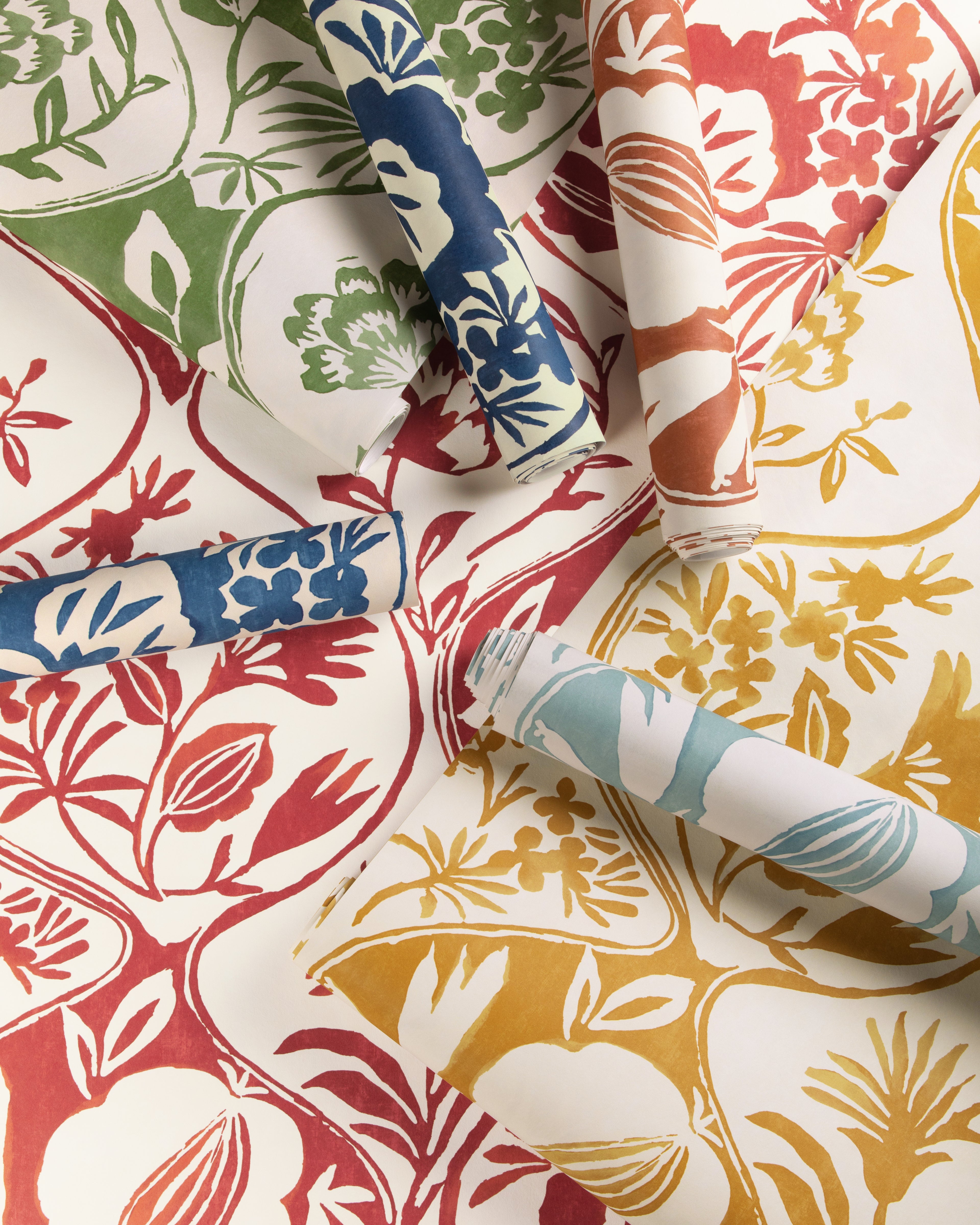 Calathea Paper Wallpaper in red color - pattern number P2023126.19.0 - by Lee Jofa in the Garden Walk collection
