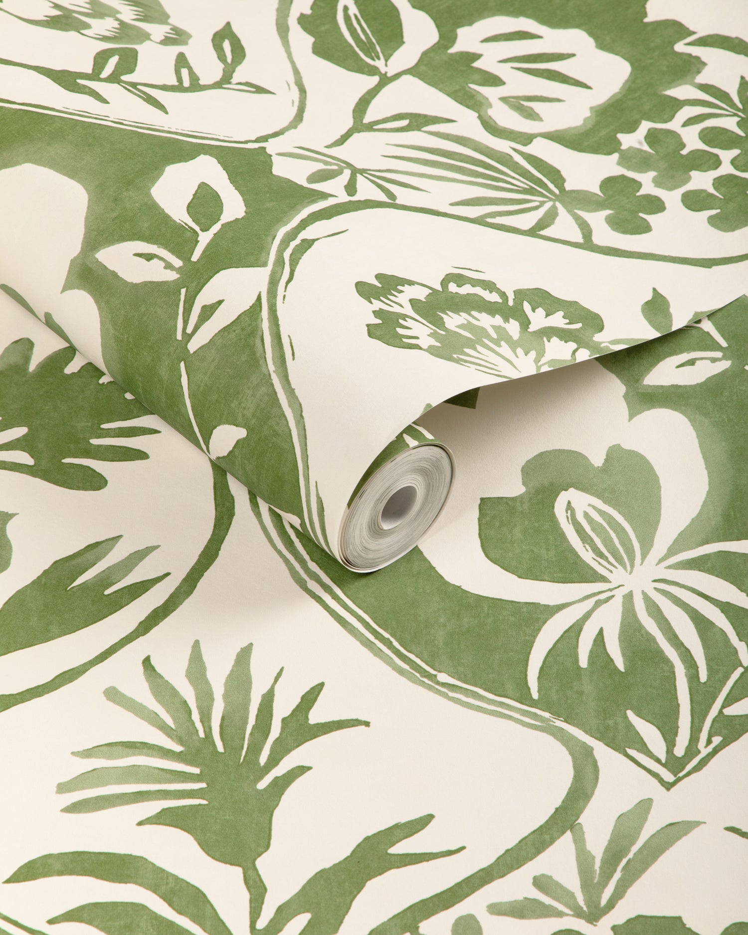 Calathea Paper Wallpaper in leaf color - pattern number P2023126.30.0 - by Lee Jofa in the Garden Walk collection