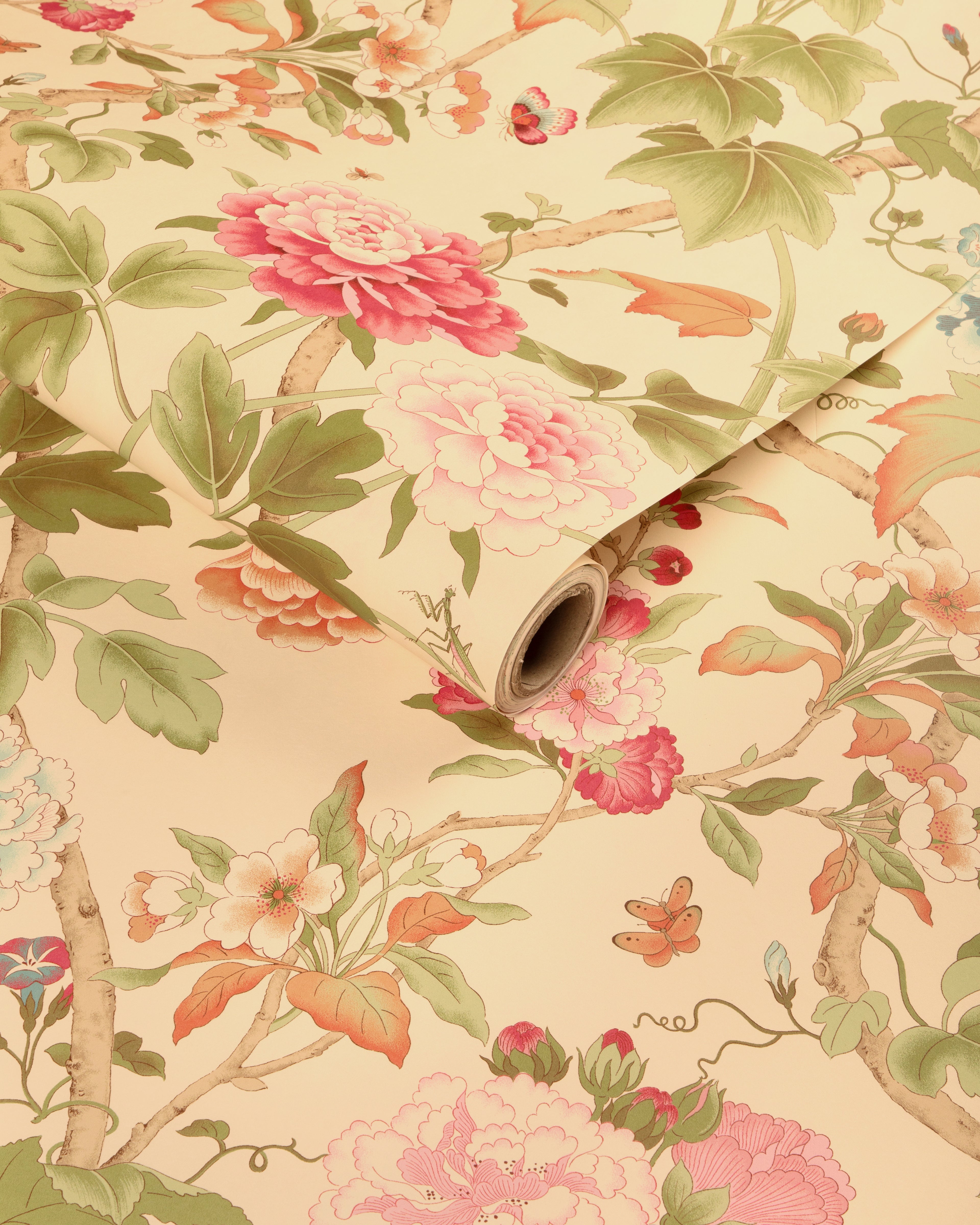 Gardenia Paper Wallpaper in spring color - pattern number P2023128.73.0 - by Lee Jofa in the Garden Walk collection