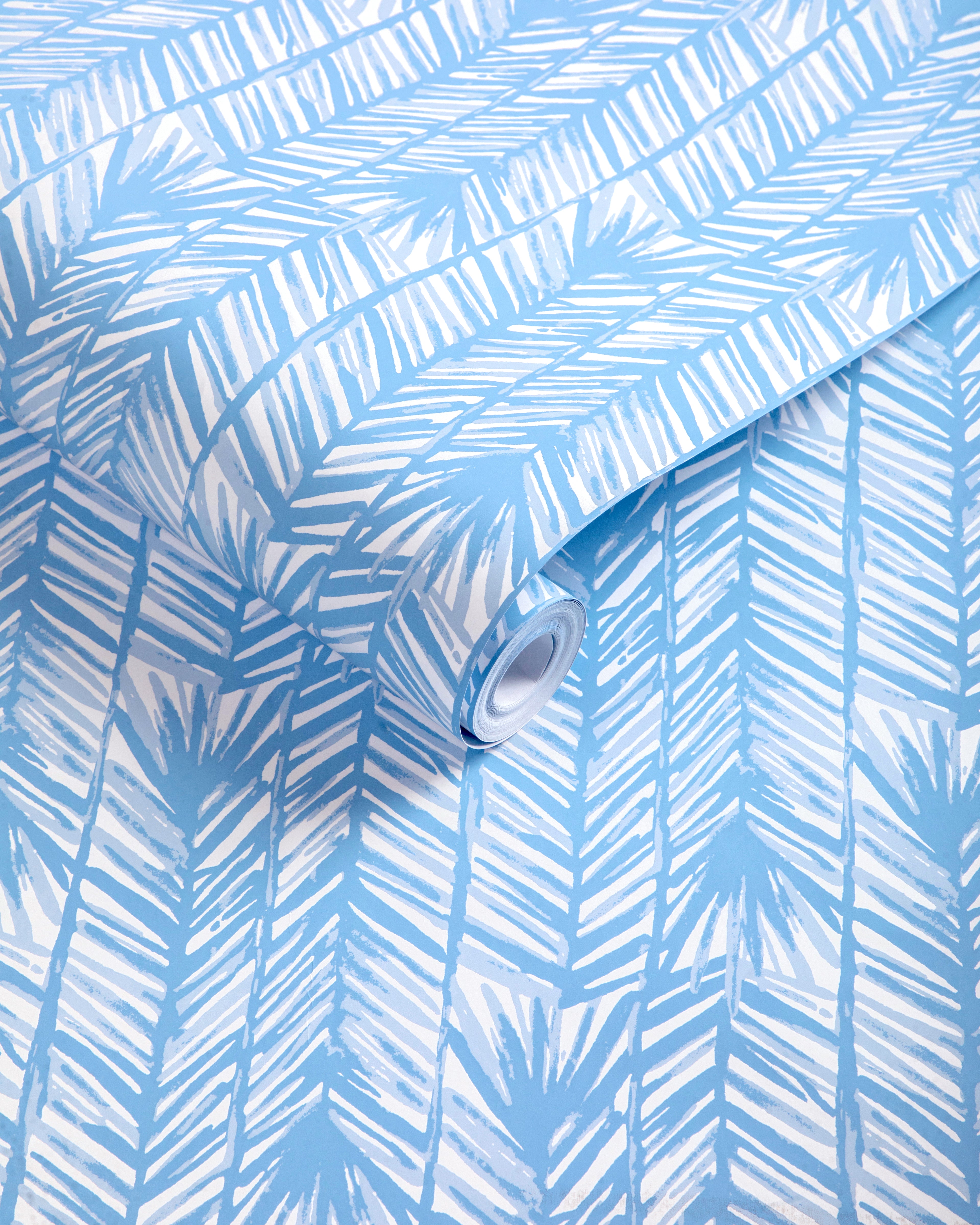 Costa Verde Wallpaper in blue color - pattern number P2025109.15.0 - by Lee Jofa in the Lilly Pulitzer III collection
