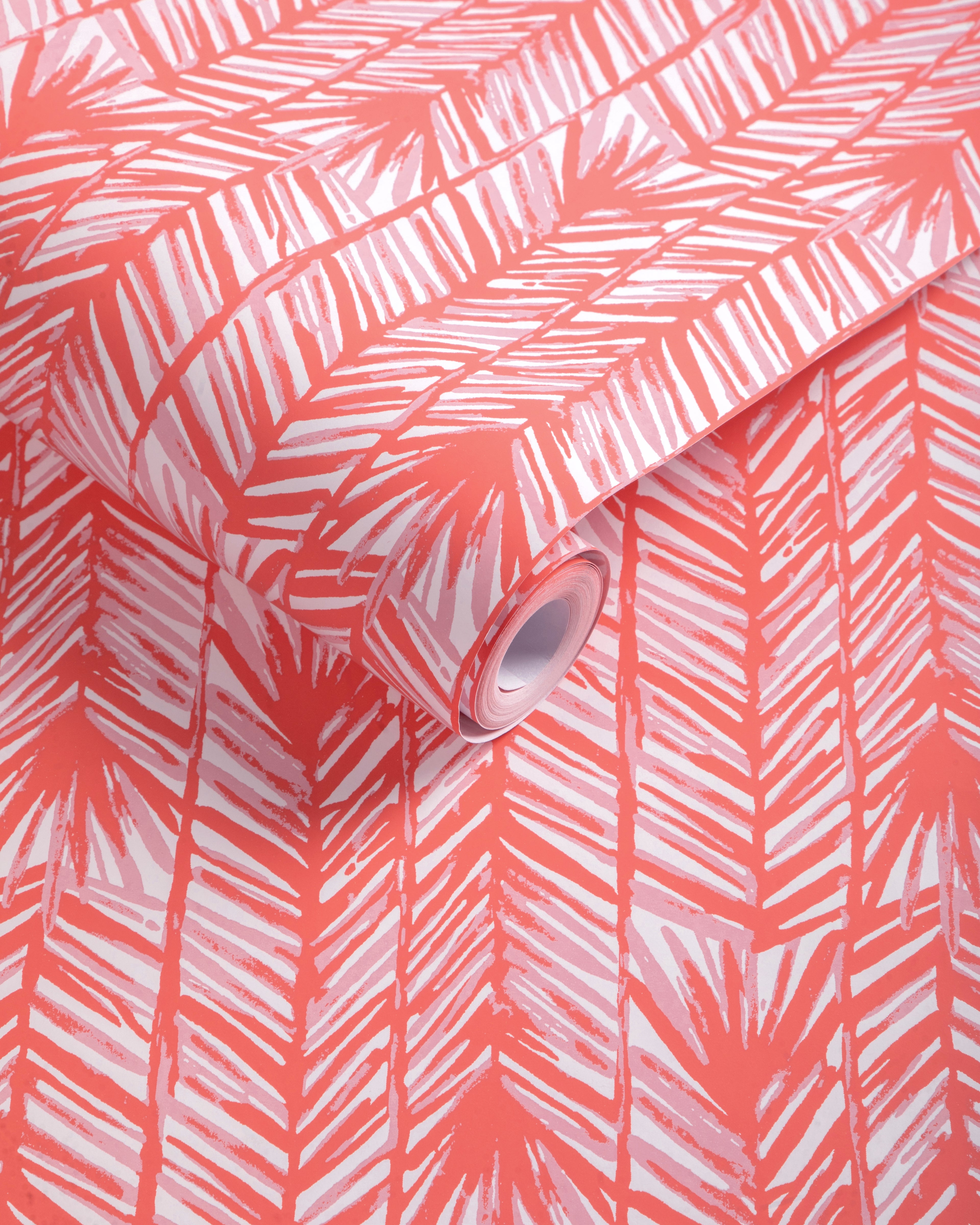 Costa Verde Wallpaper in coral color - pattern number P2025109.712.0 - by Lee Jofa in the Lilly Pulitzer III collection