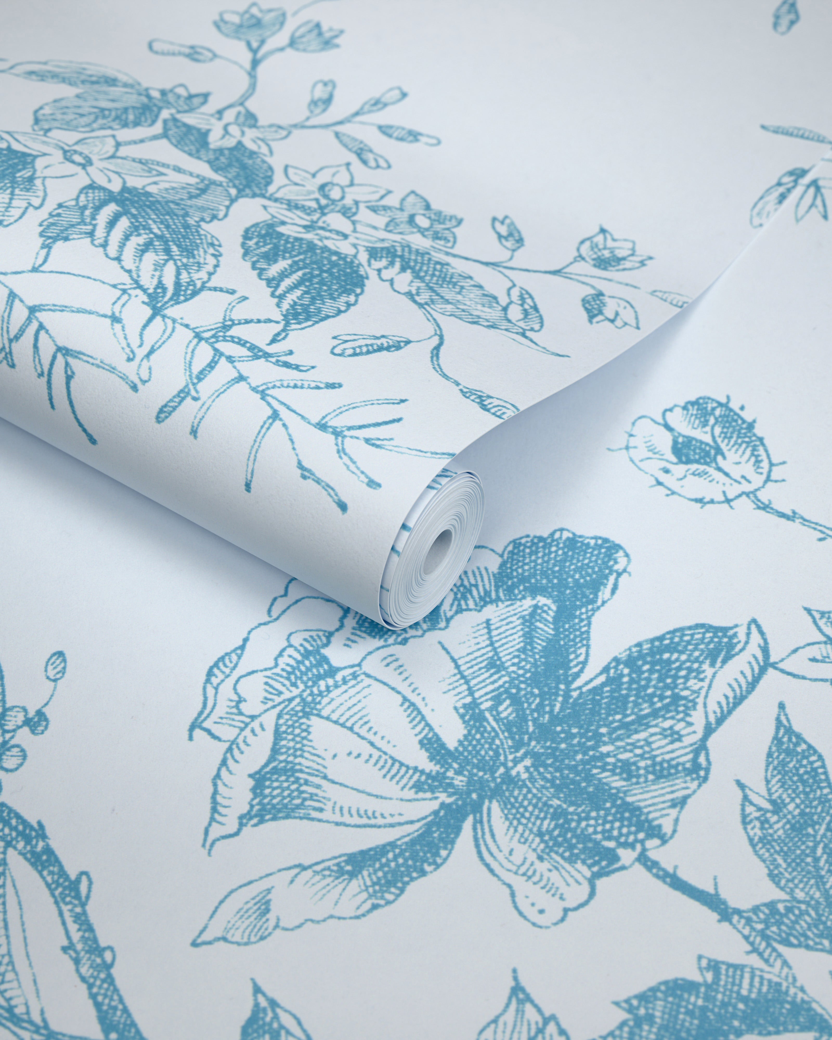 Chinese Peony Wallpaper in blue color - pattern number P2026100.1115.0 - by Lee Jofa Modern in the Hinton Hill collection