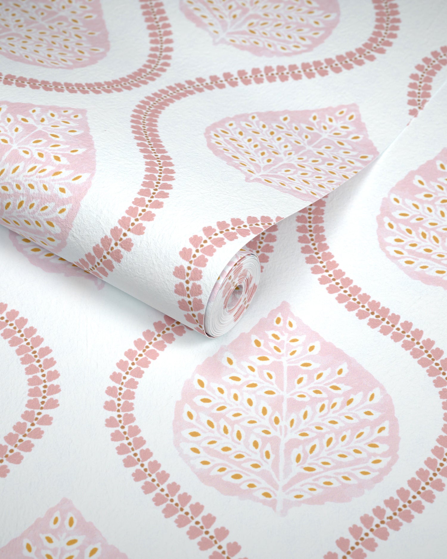 Elsie Paper Wallpaper in pink color - pattern number P2026102A.716.0 - by Lee Jofa Modern in the Hinton Hill collection