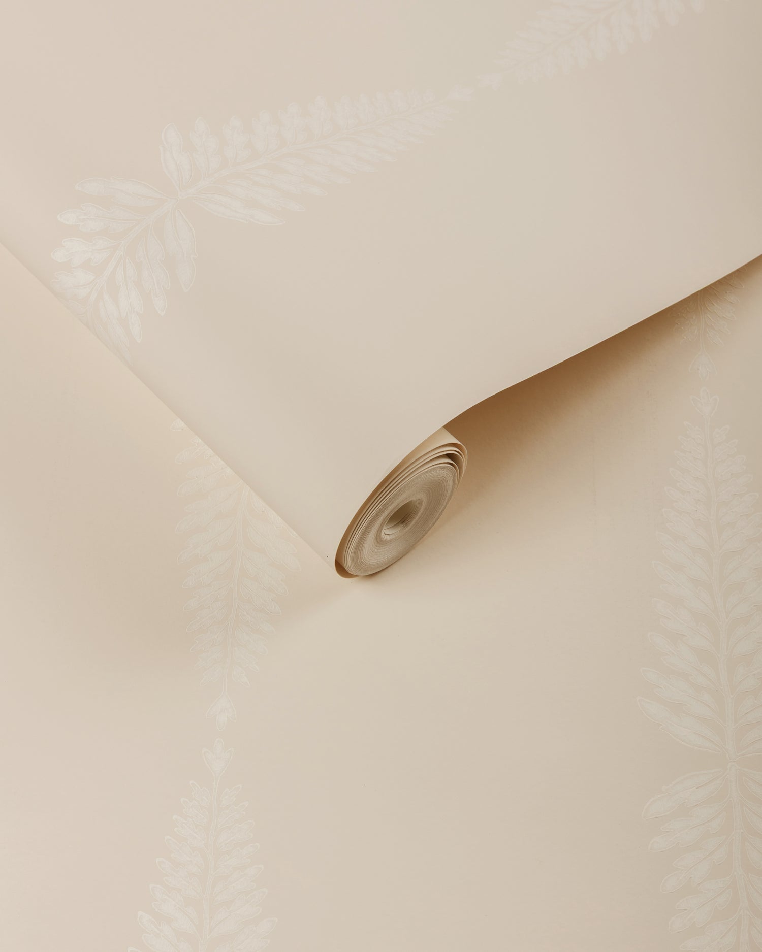 Glade Fern Wallpaper in Beige color - pattern number P2026107.1601.0 - by Lee Jofa in the Arley collection