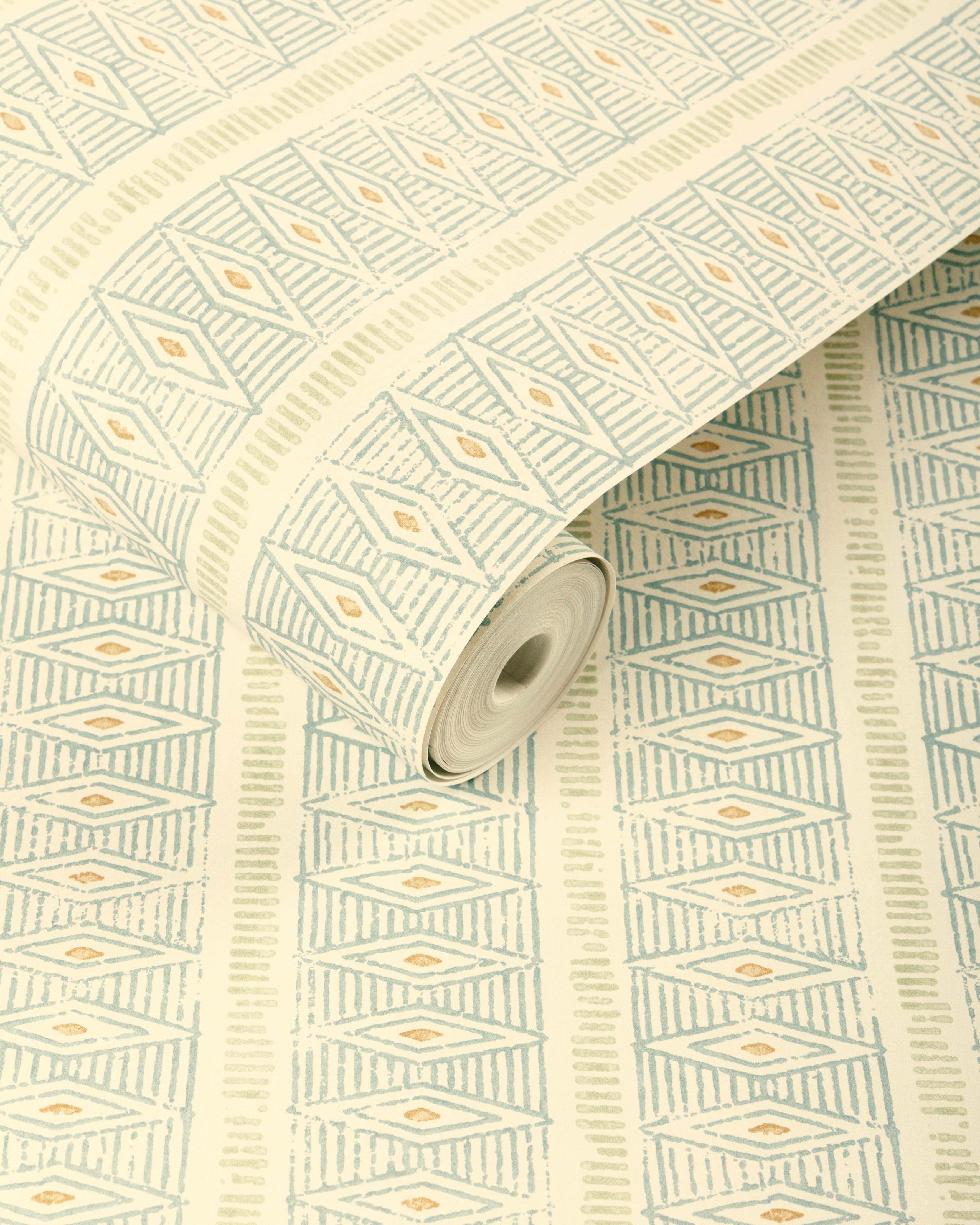 Hawkins Wallpaper in Sky color - pattern number P2026109.1523.0 - by Lee Jofa in the Arley collection