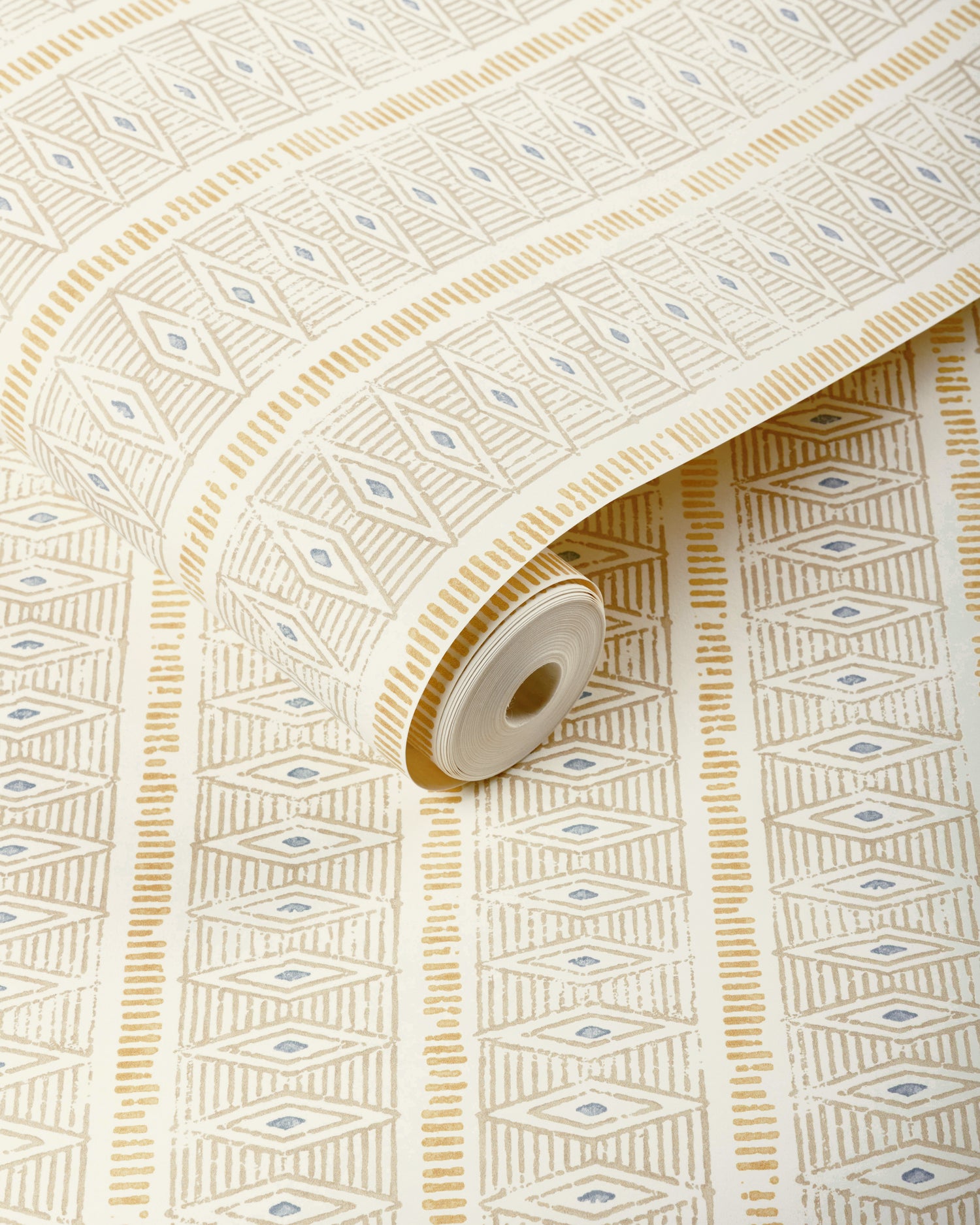Hawkins Wallpaper in Wheat color - pattern number P2026109.16.0 - by Lee Jofa in the Arley collection