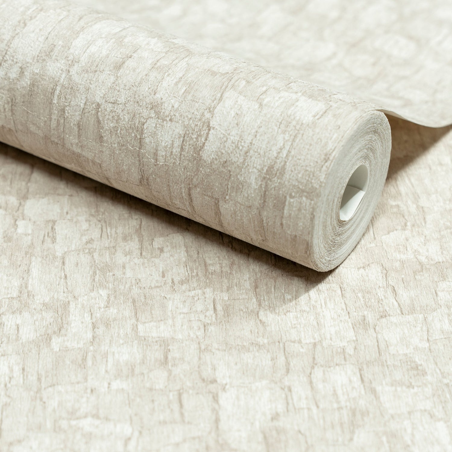 Wood plain Wallpaper in beige color - pattern number SF1001 - by Grandeco in the Surfaces collection