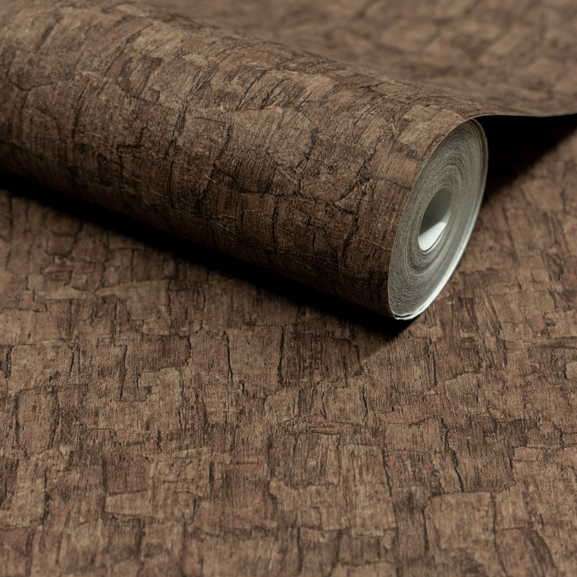 Wood plain Wallpaper in brown color - pattern number SF1009 - by Grandeco in the Surfaces collection