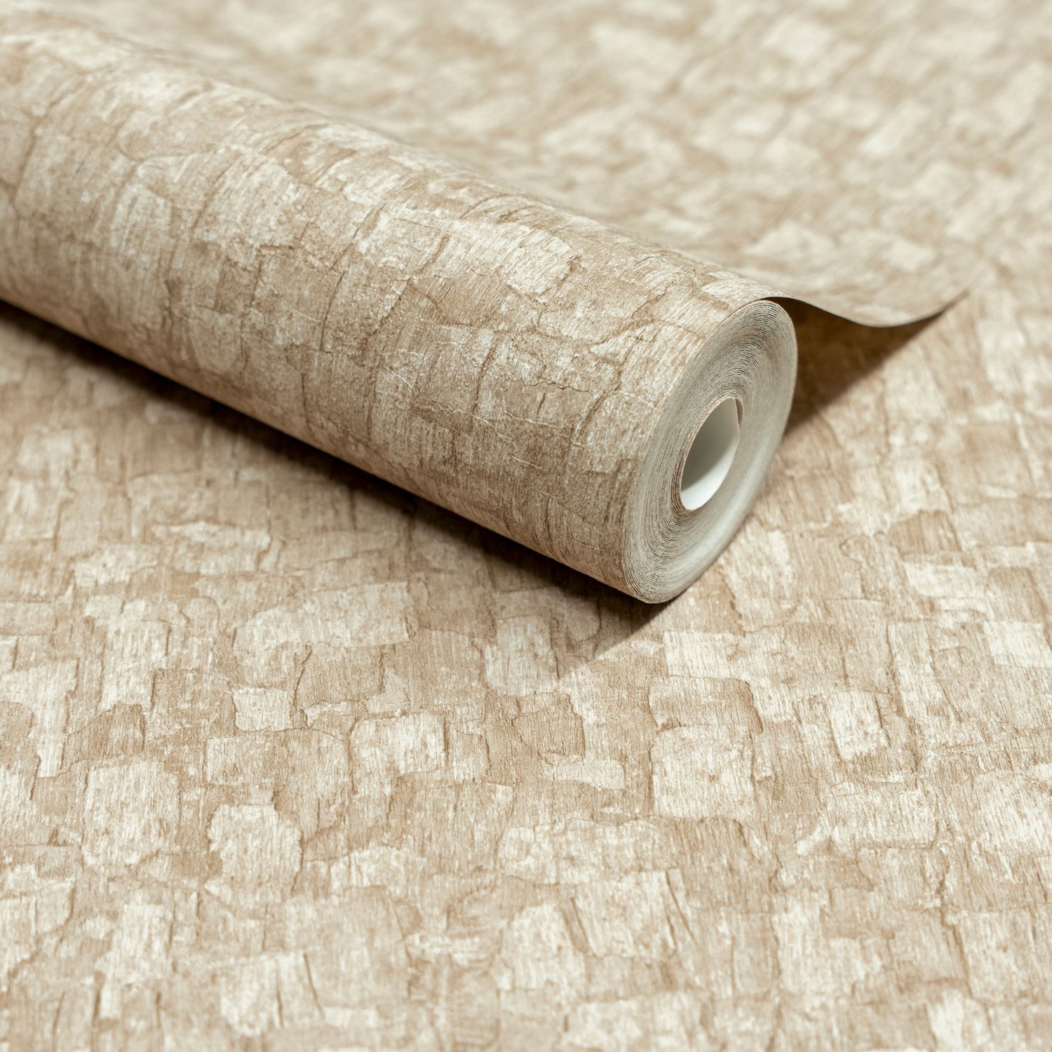 Wood plain Wallpaper in beige color - pattern number SF1013 - by Grandeco in the Surfaces collection