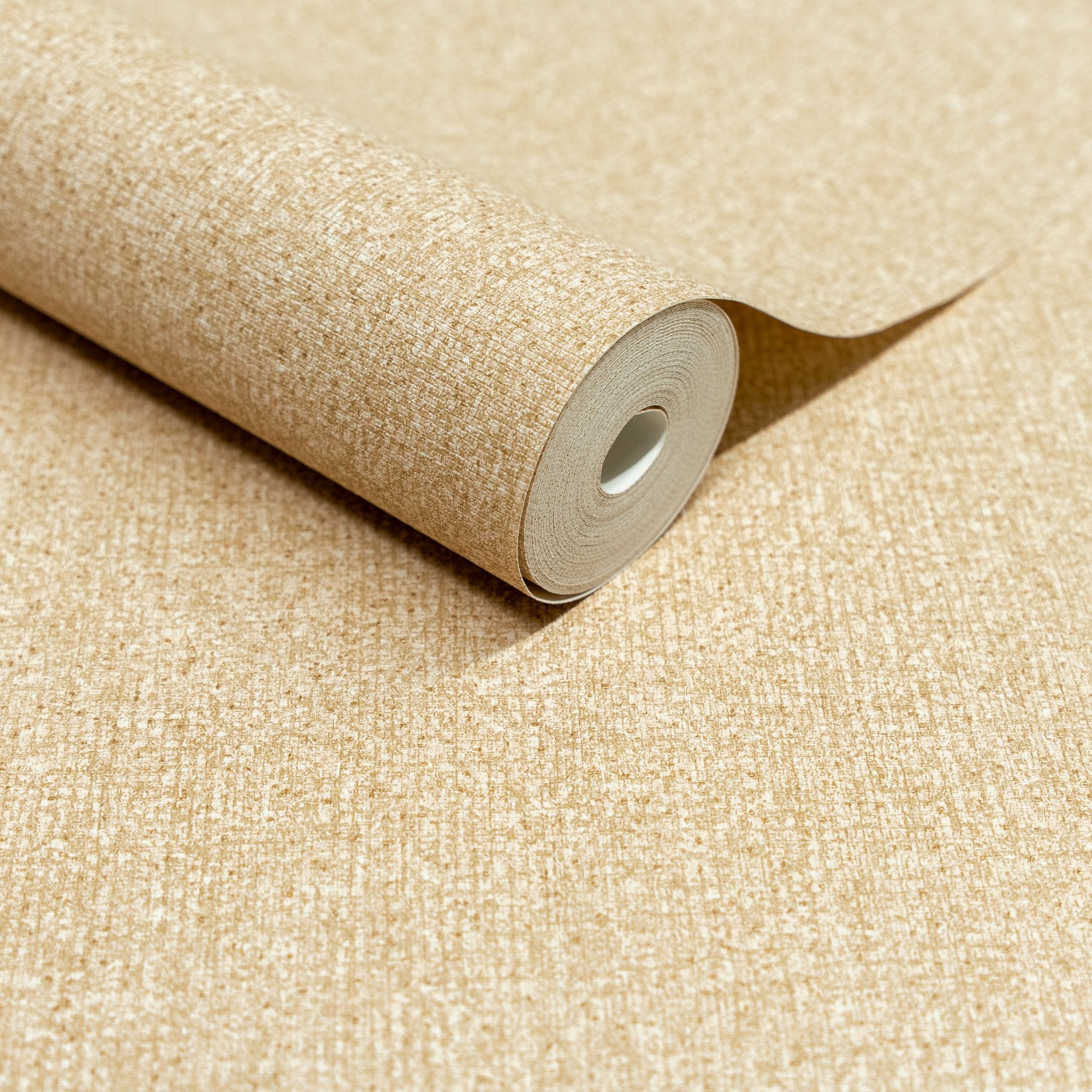 Stone plain Wallpaper in gold color - pattern number SF1117 - by Grandeco in the Surfaces collection